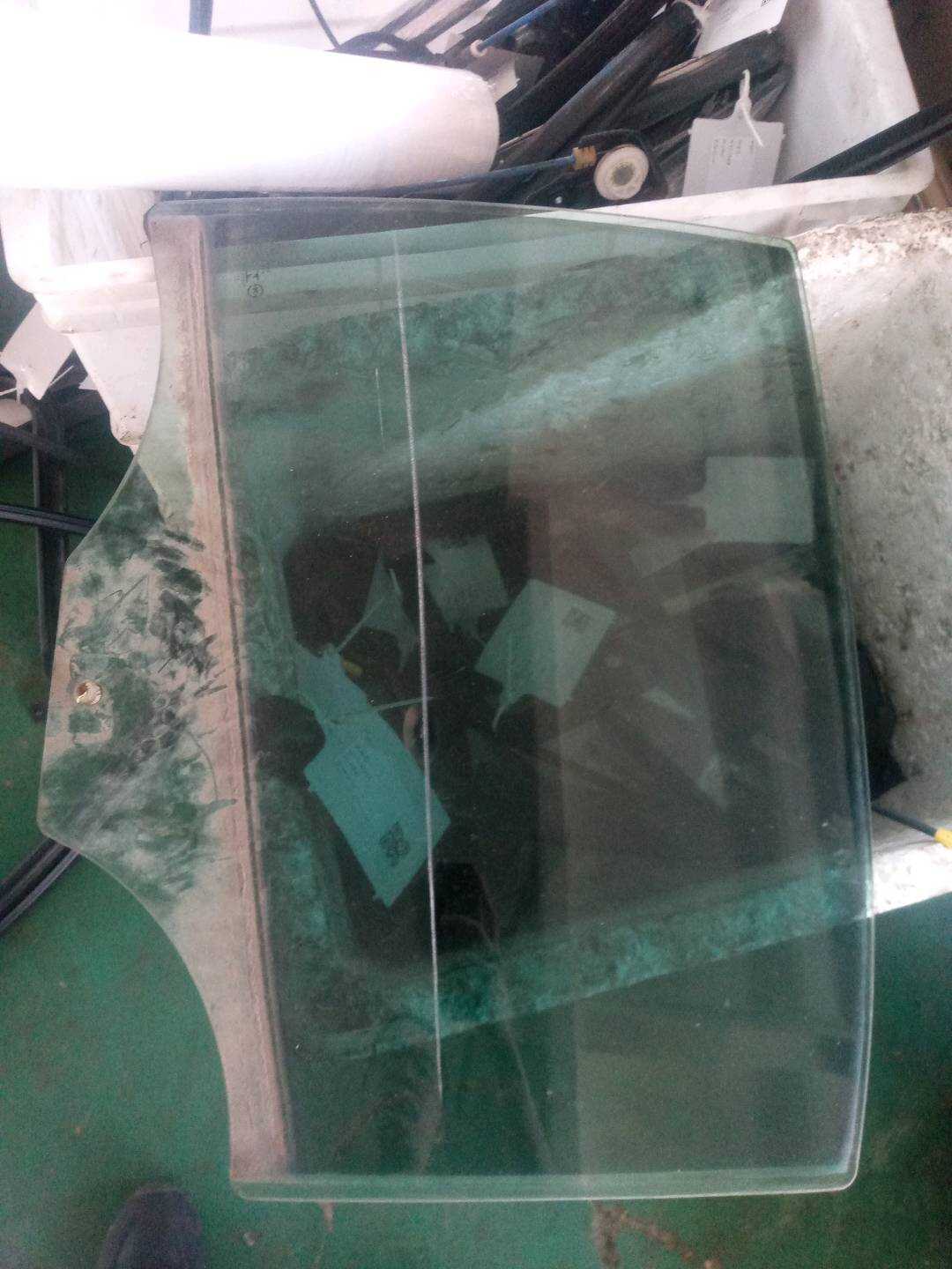 22964588 后门玻璃(左)