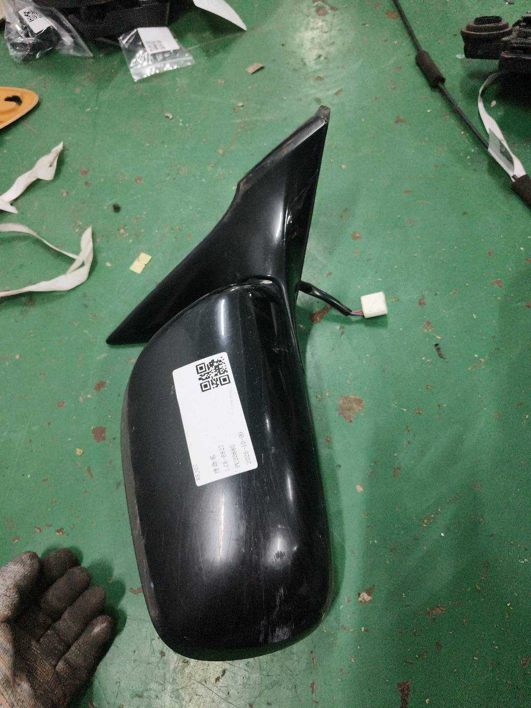 9010906376 右前门倒车镜底座