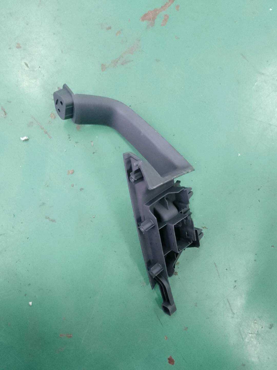 8WD867372 Rear Door Window Switch Trim Panel, Right
