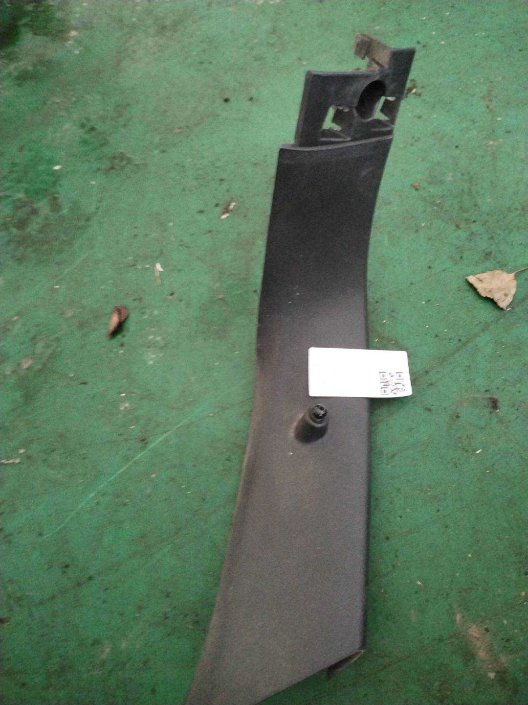 98002573ZD 尾盖内饰板(左上)