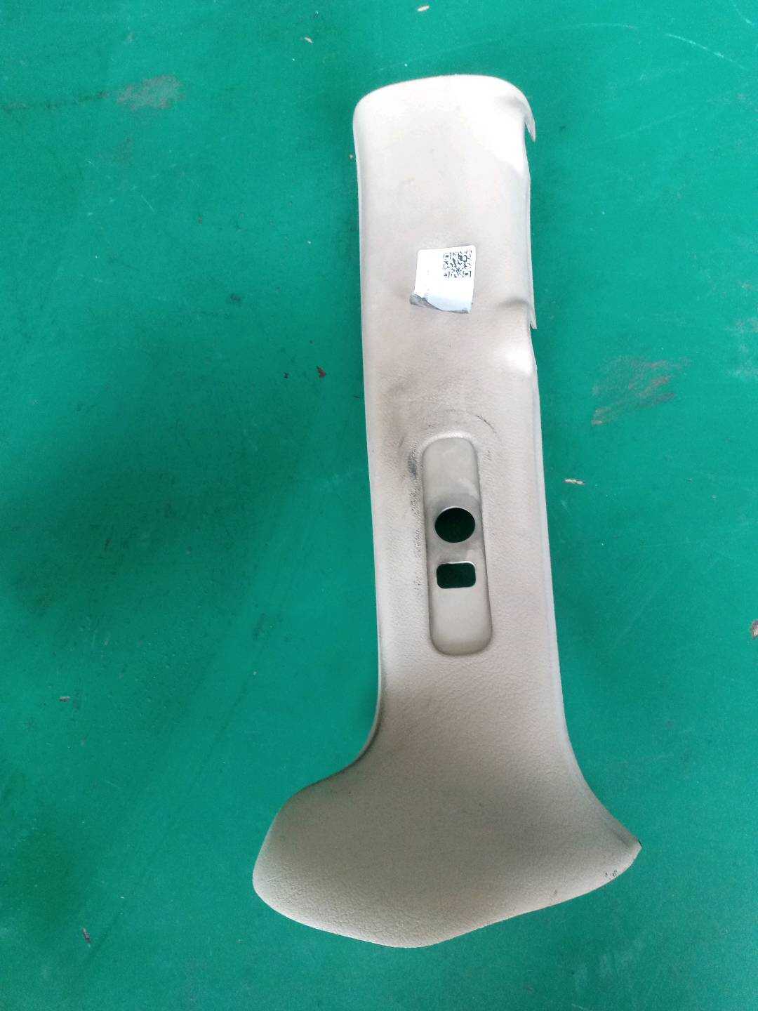 9038473 B柱内衬(左上)