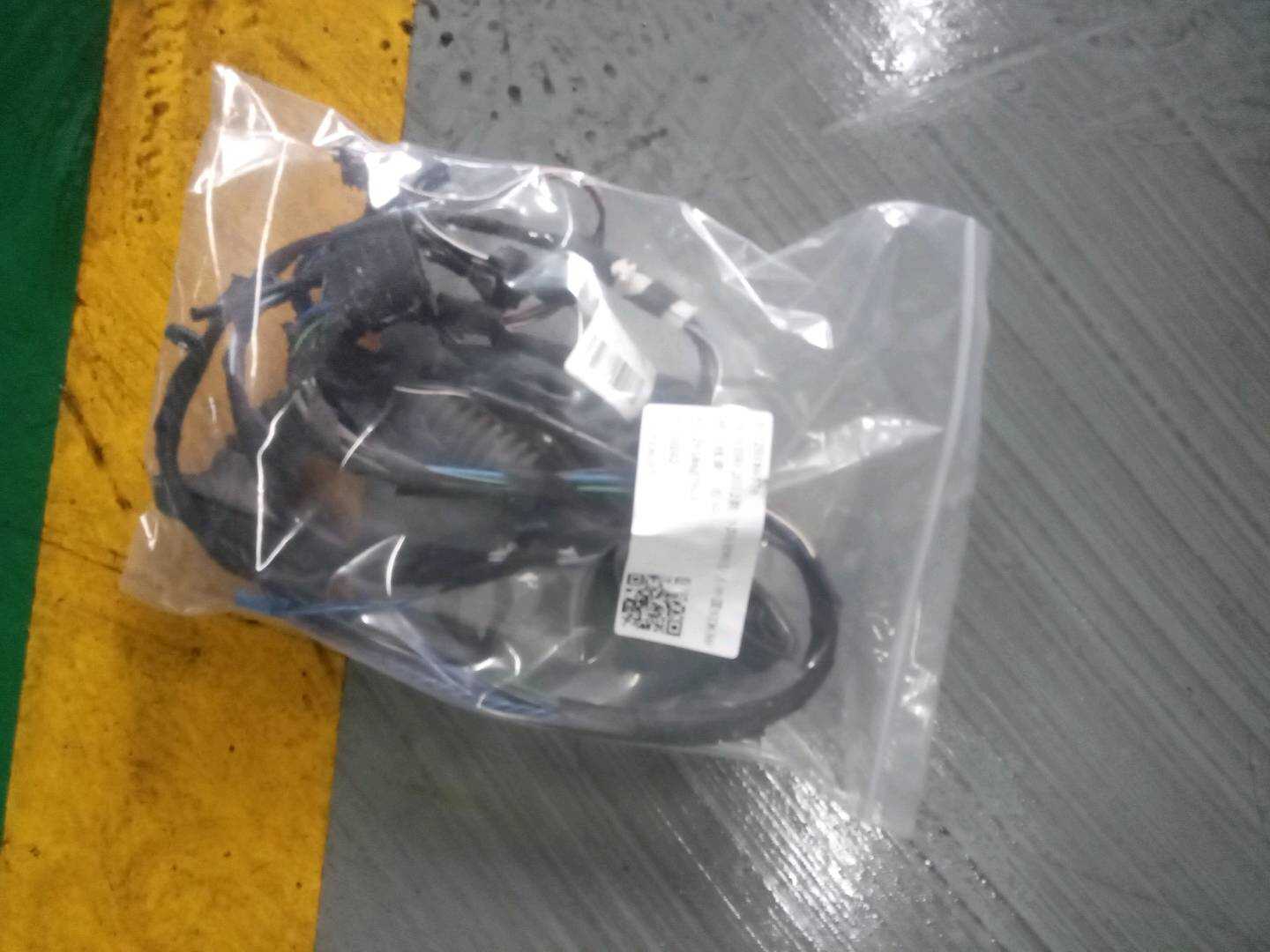 61129186576 前门线束(右)