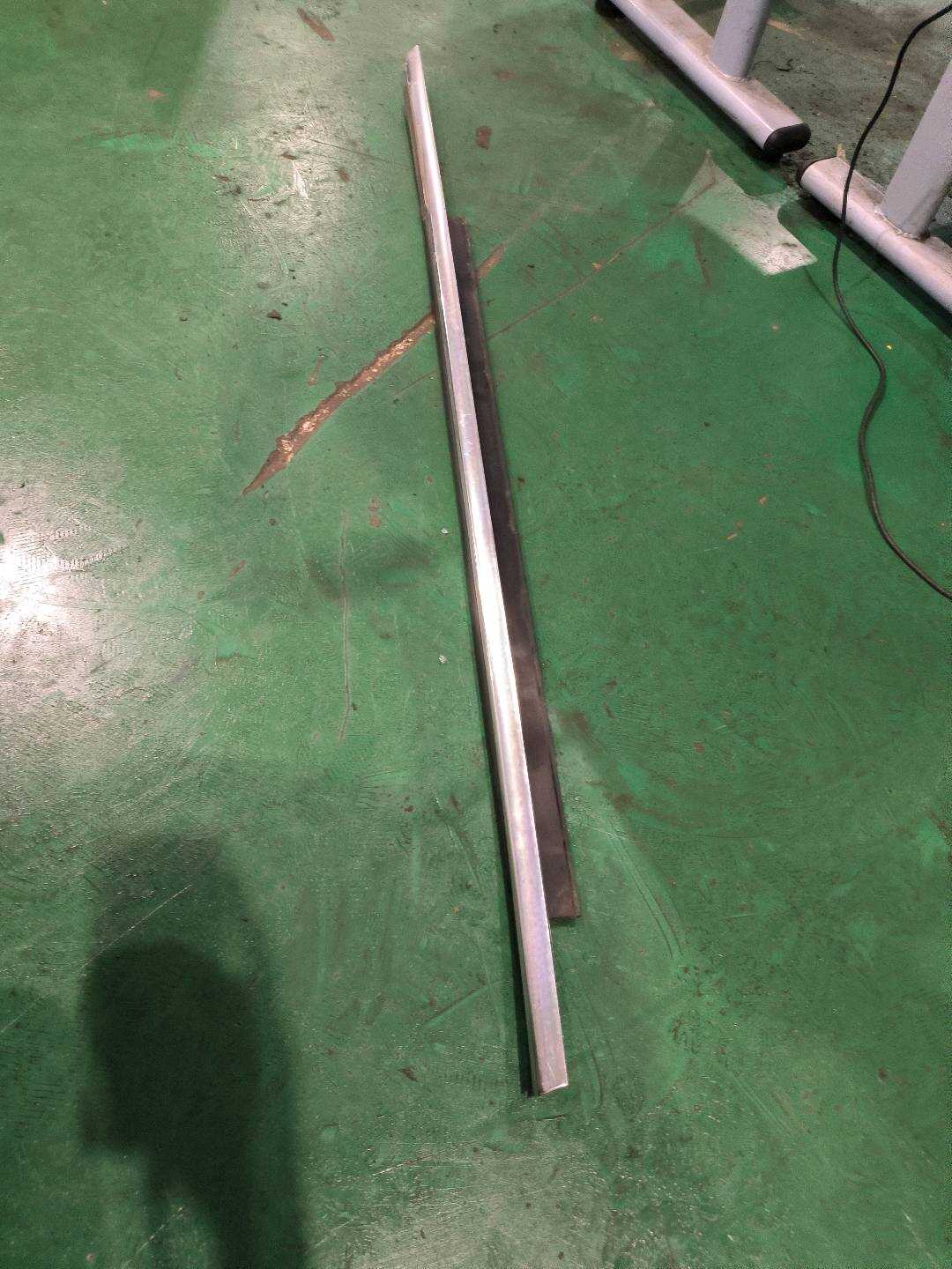 8R0853284E 前门玻璃压条（右外）