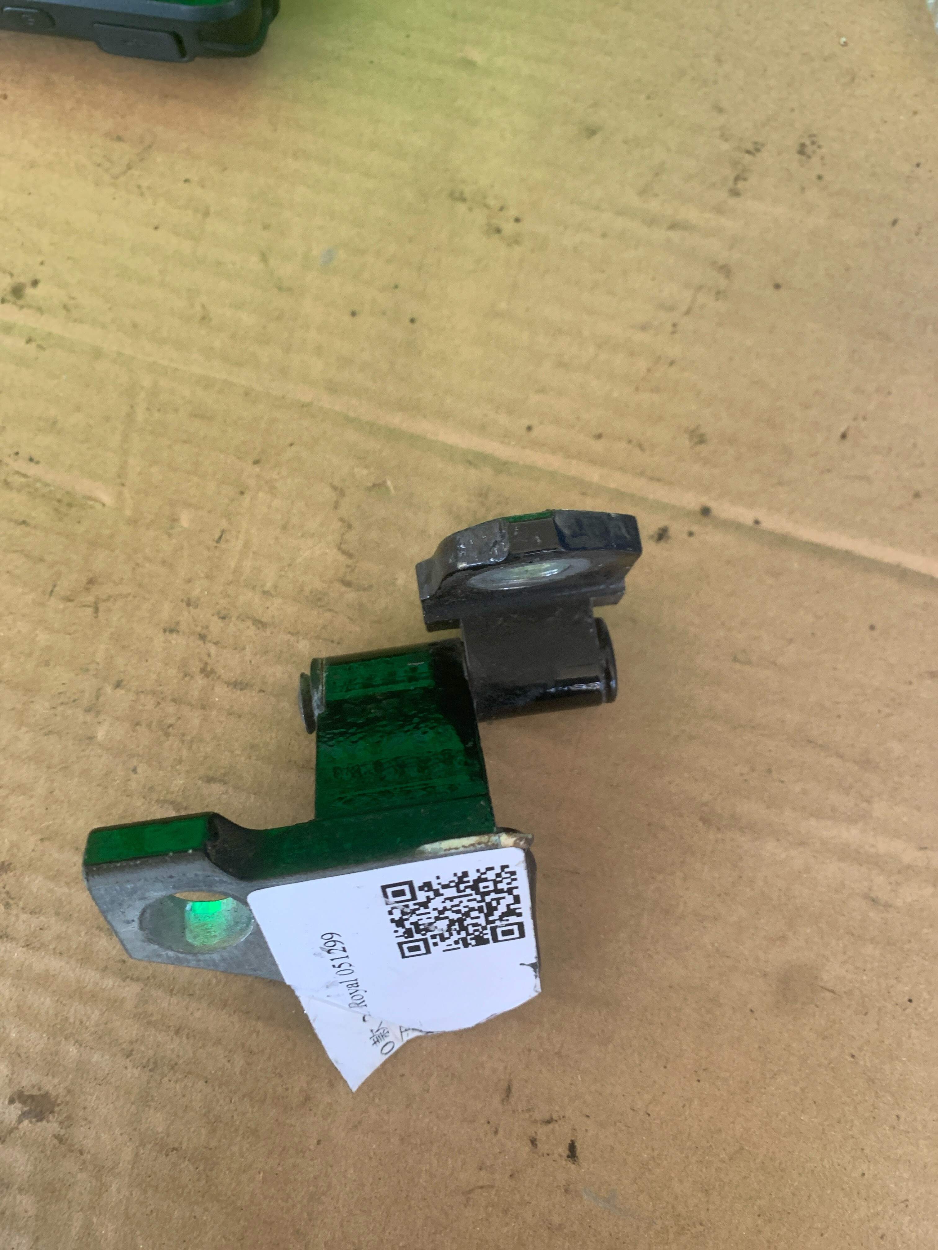 687800N010 后门铰链(左下)