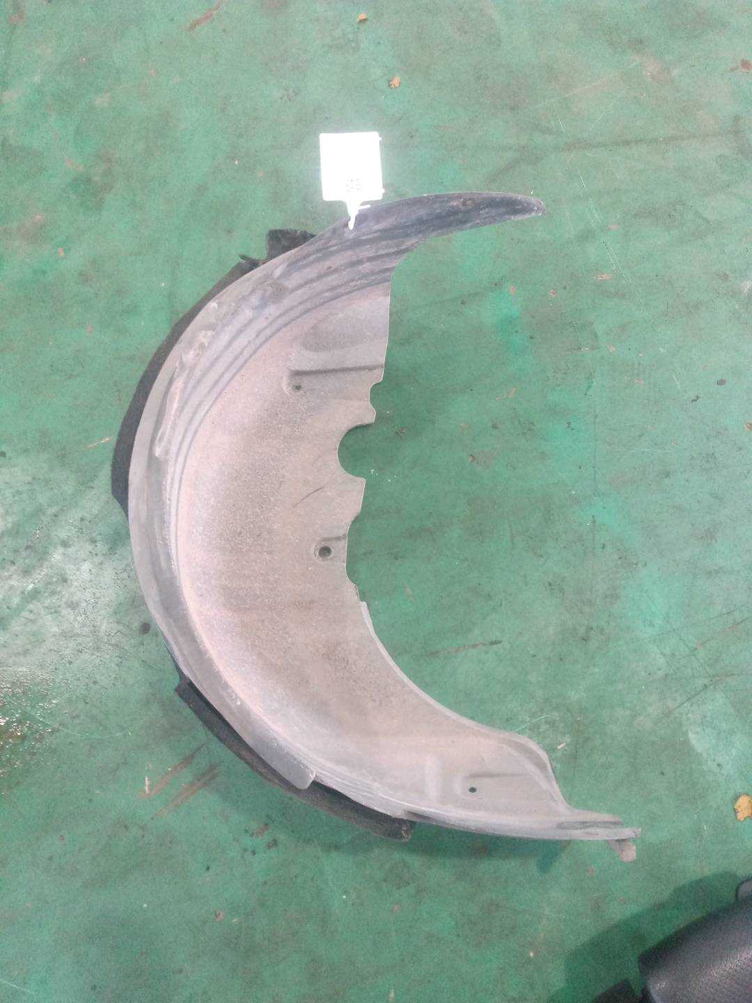 C2D3735 前叶子板内衬(左)