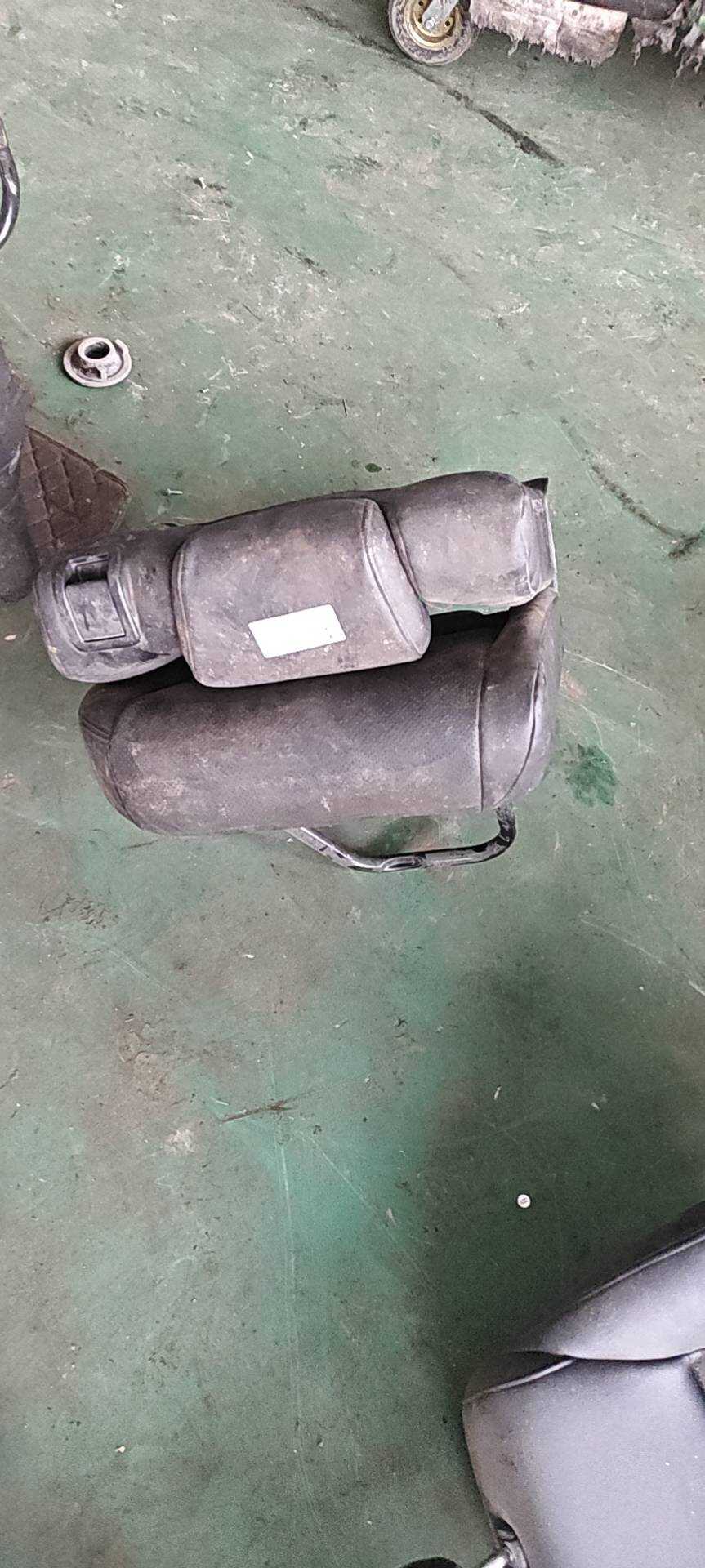 82127T7AJ01 后座椅总成(右)
