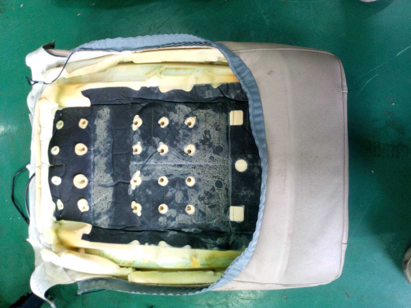52107077555 副驾驶员座椅靠背面罩