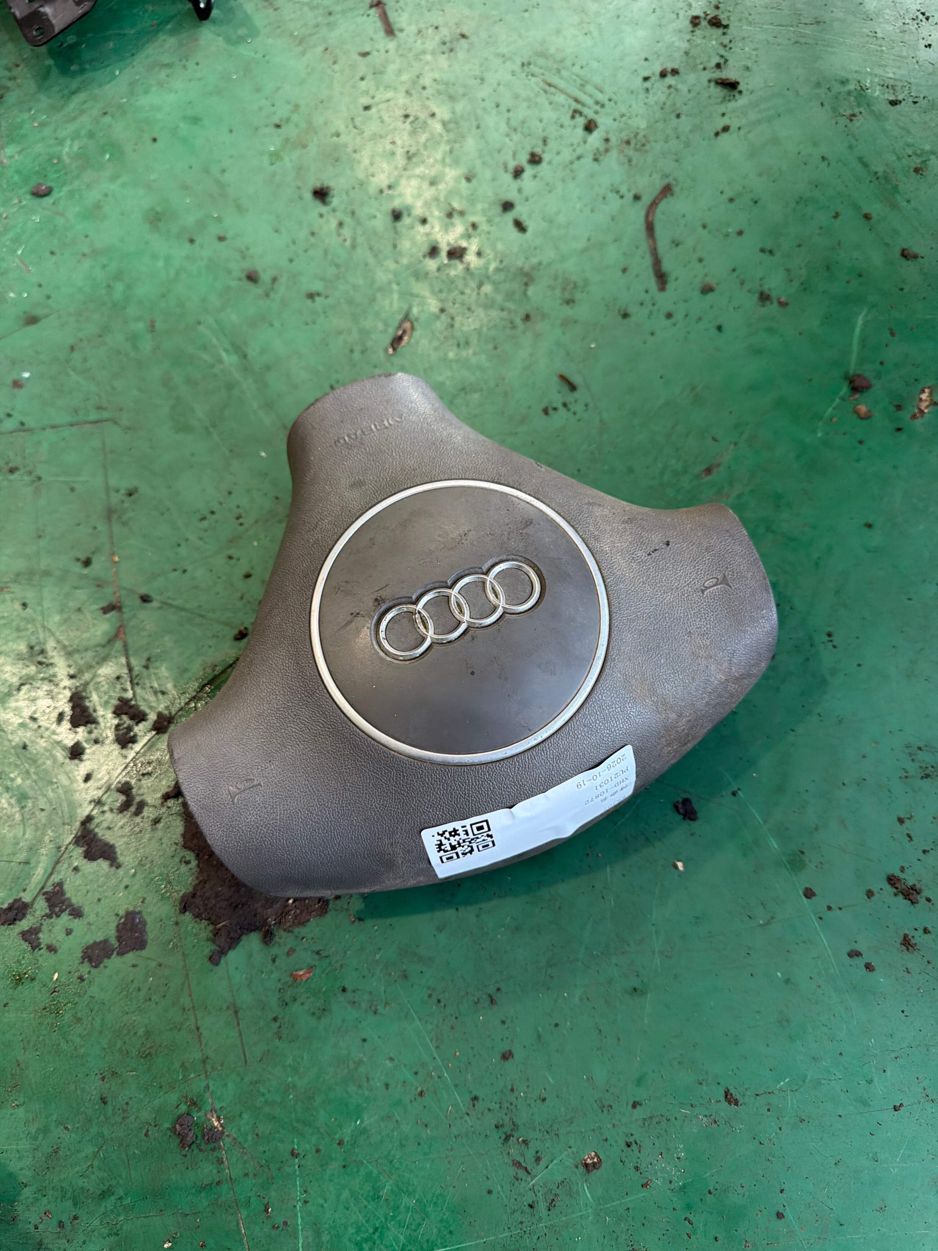 8E0880201AT Driver Airbag