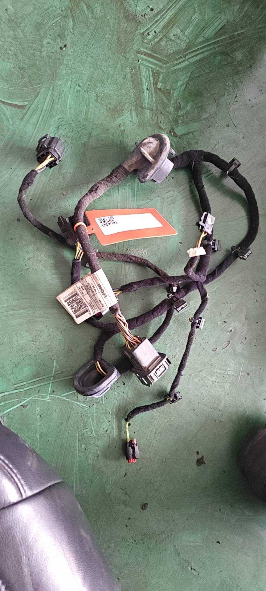 50551875 右后门线束