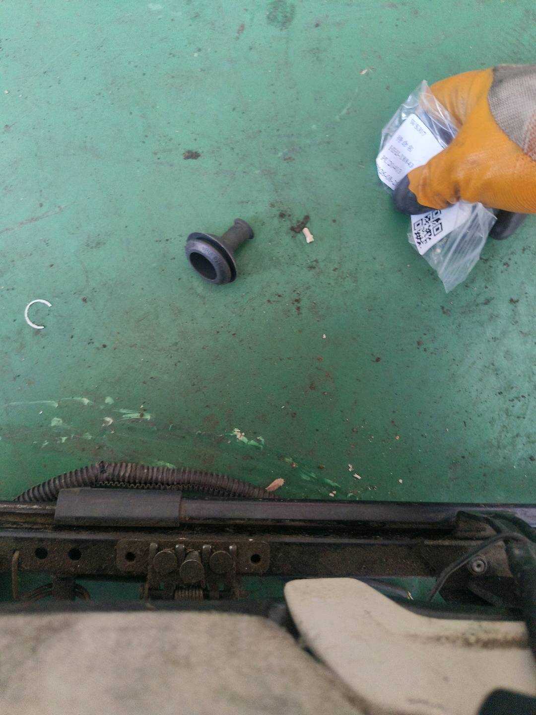 51247326084 后刮水器电机密封件