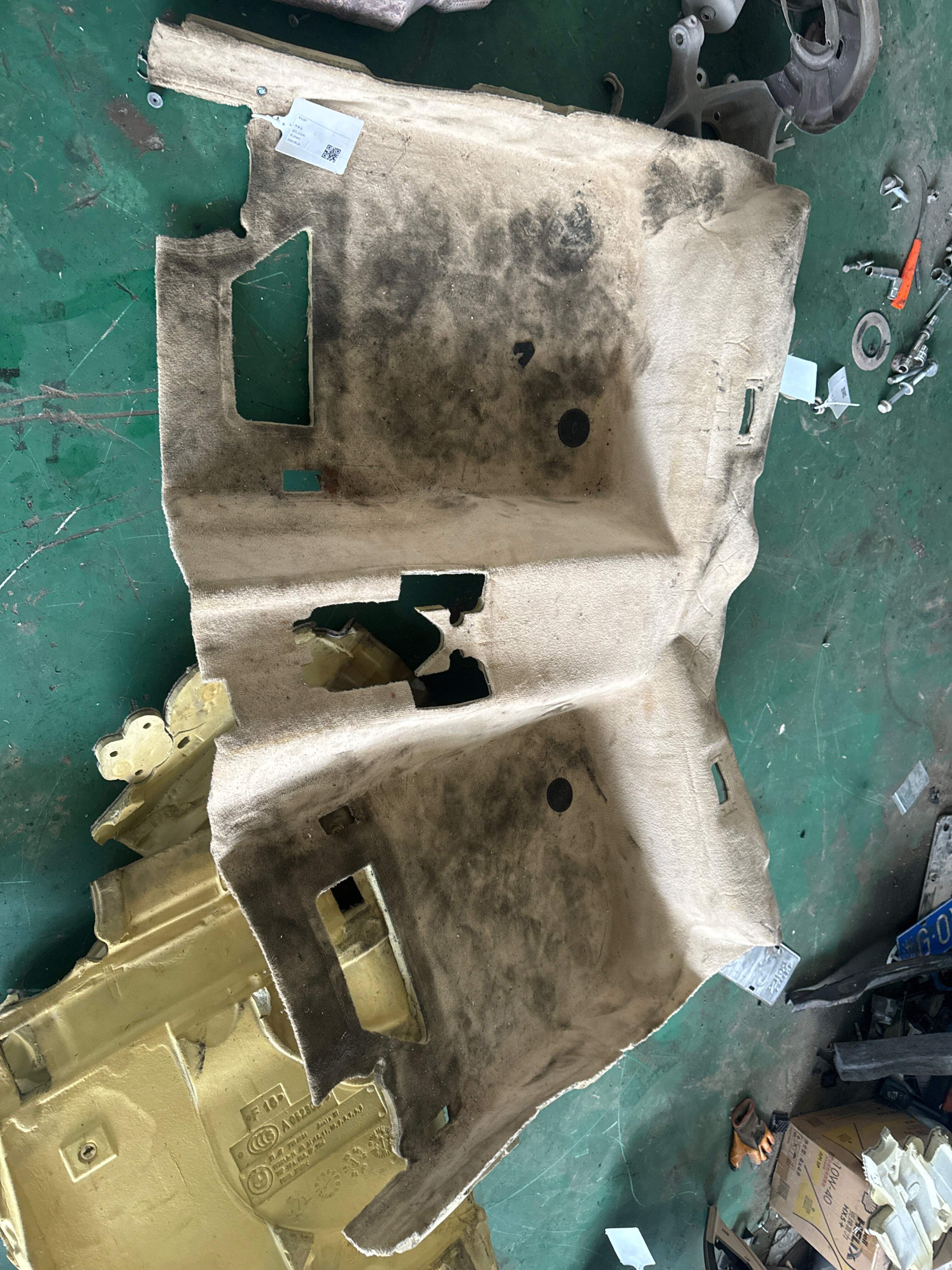 51472452280 地板地毯(后)