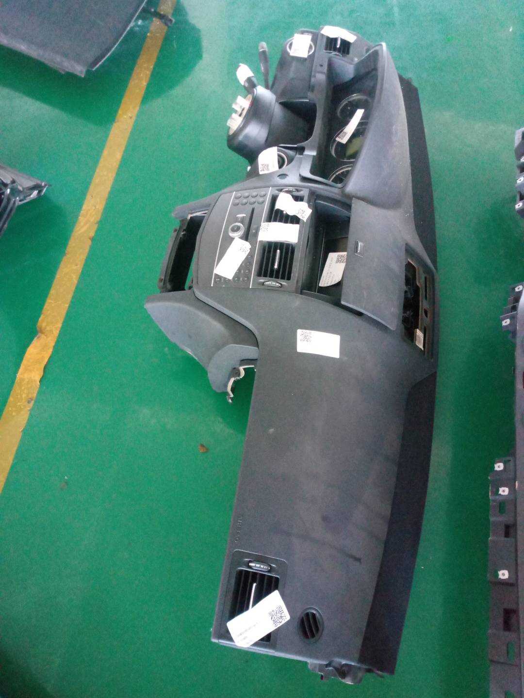 A20468002879F45 仪表台壳