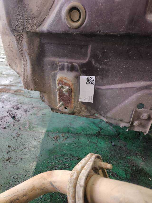 S6560111377 后防撞梁左支架