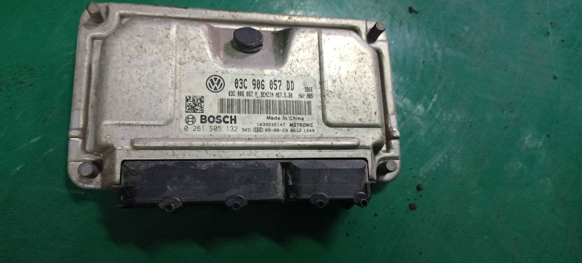 03C906057DD 发动机电脑