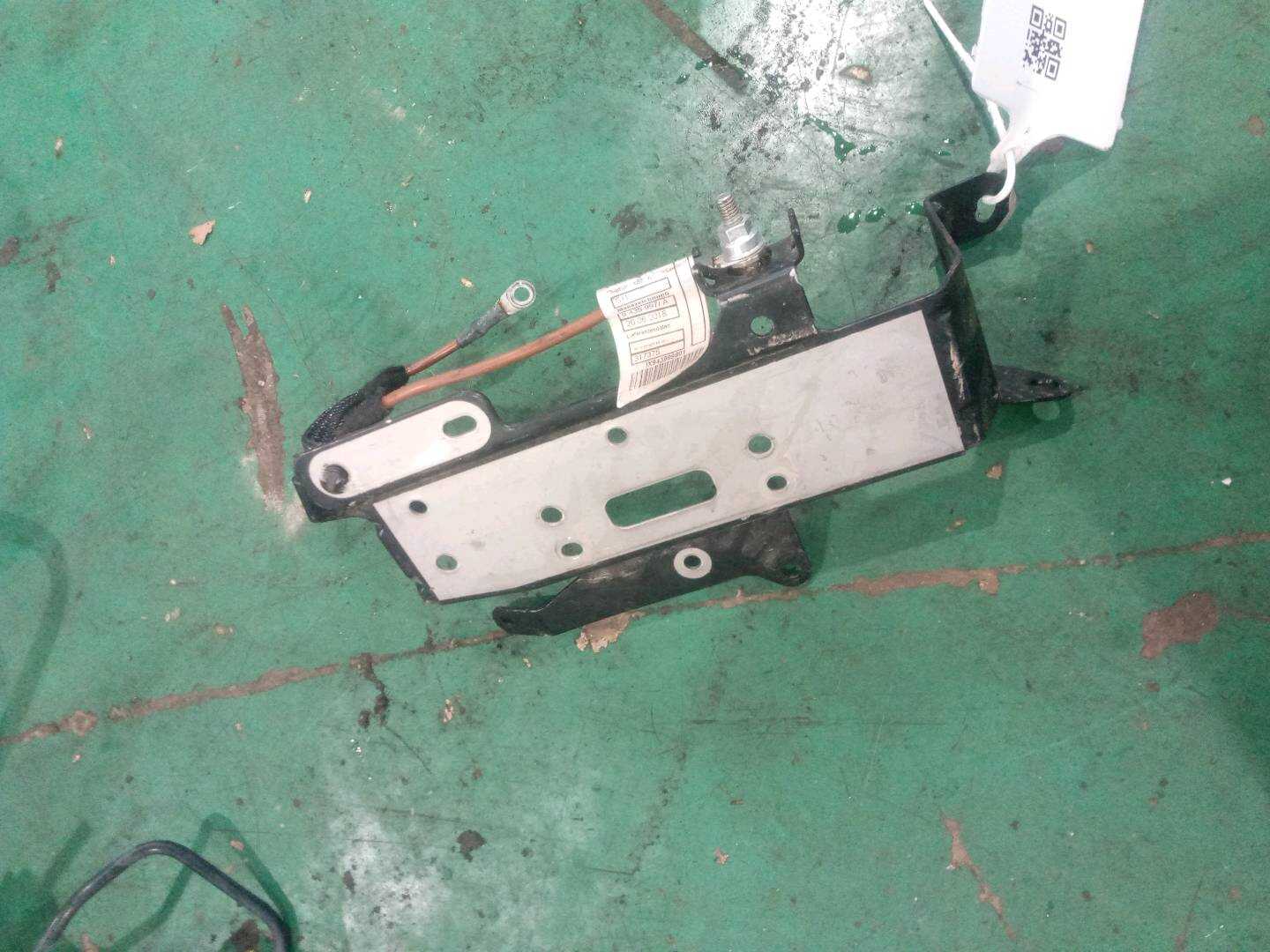 64126834025 直通式加热器支架