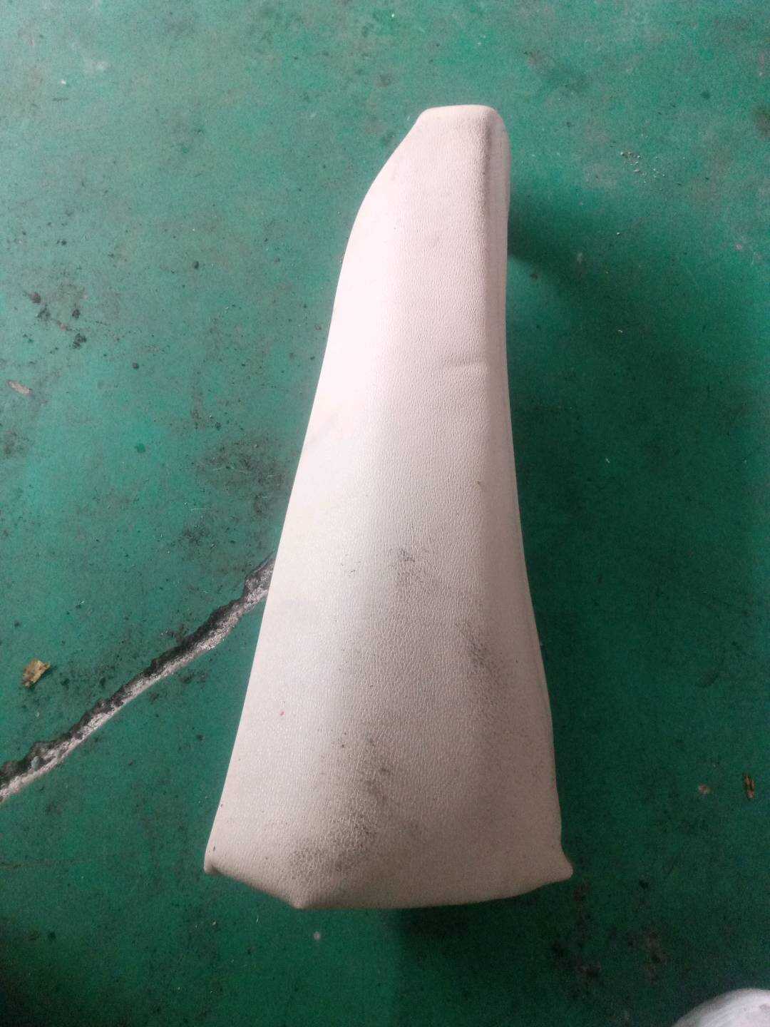52207160570 后座椅侧靠背(右)