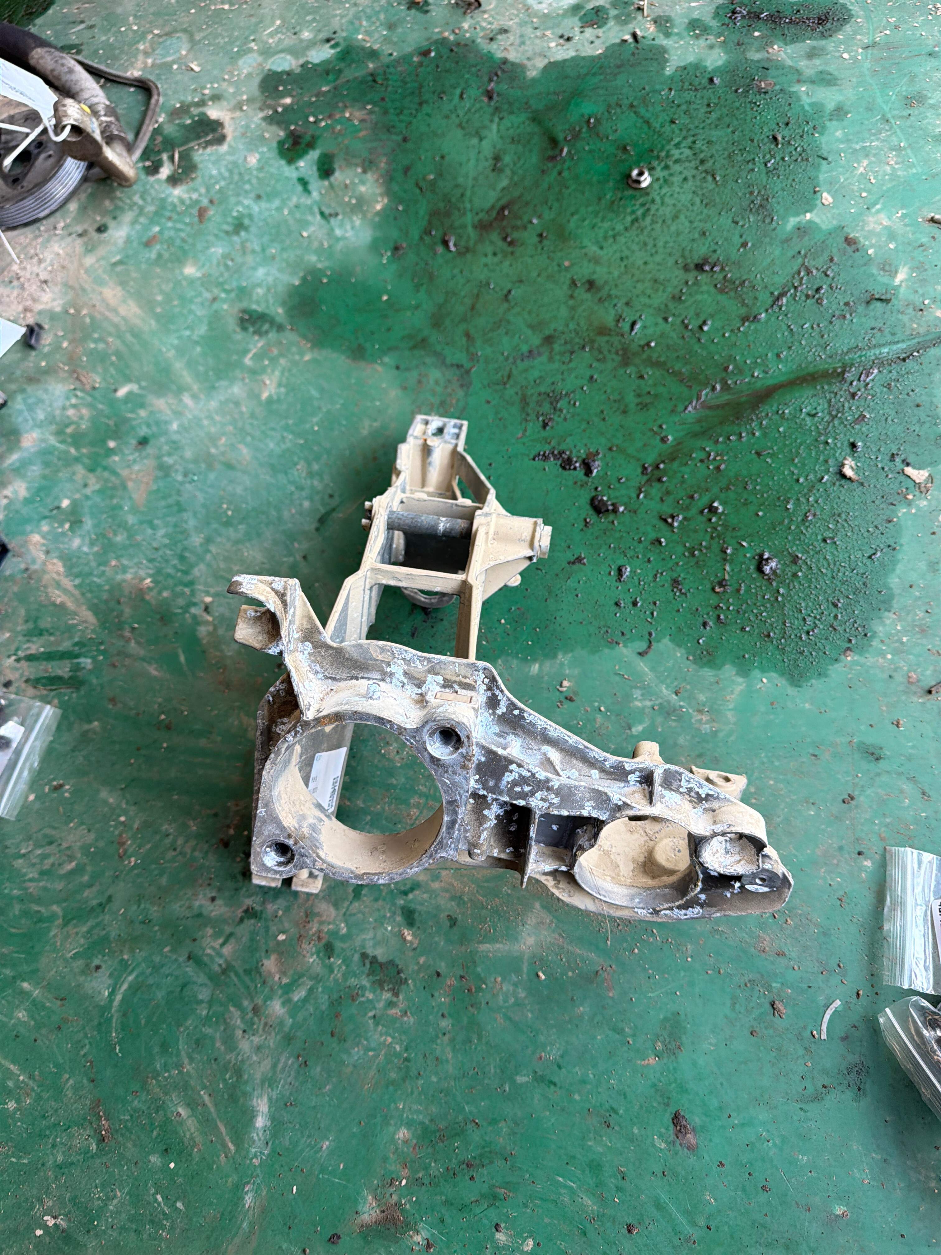 4F1723117F Footrest Bracket