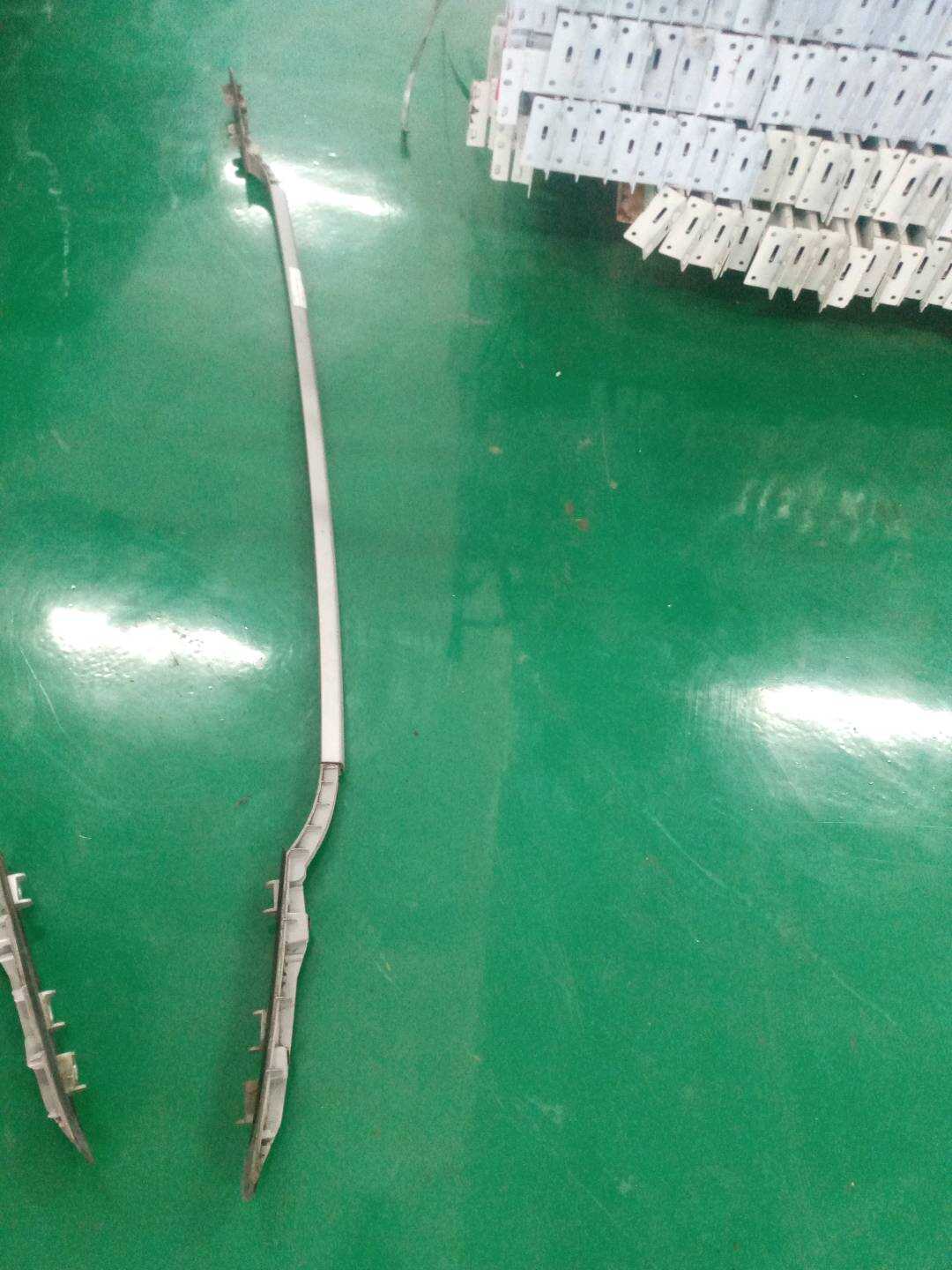 872802S500 车顶行李架（右）