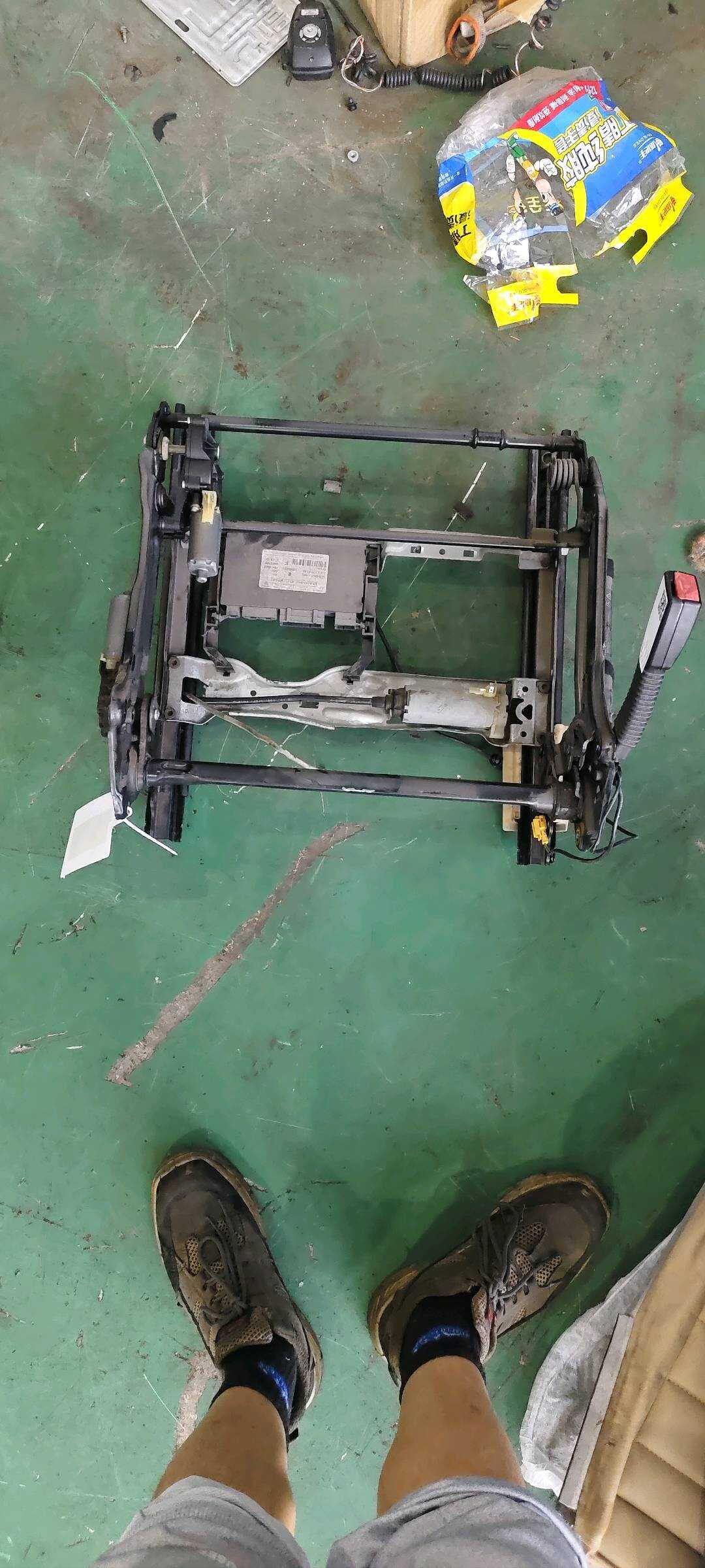A0009103536 驾驶员座椅底座骨架