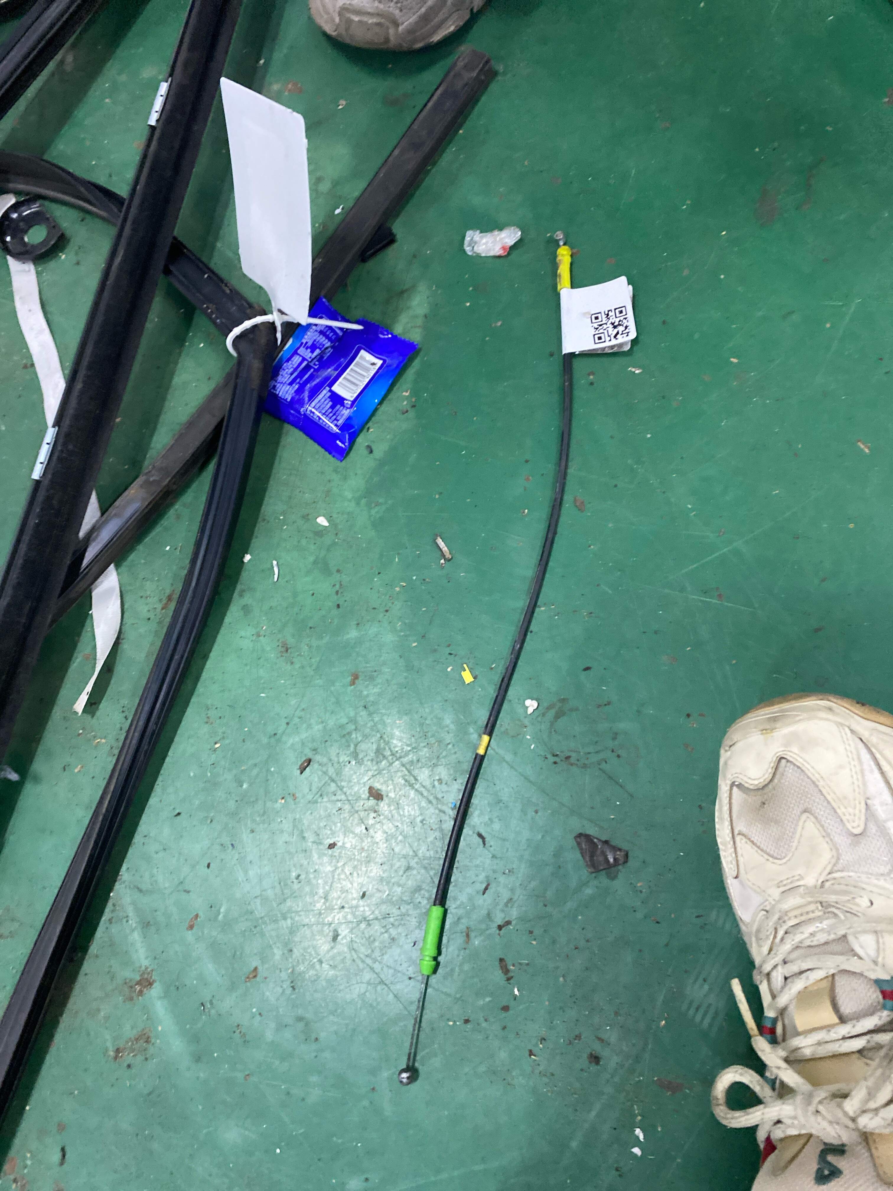 6977060030 后门内拉手锁止拉线(右)