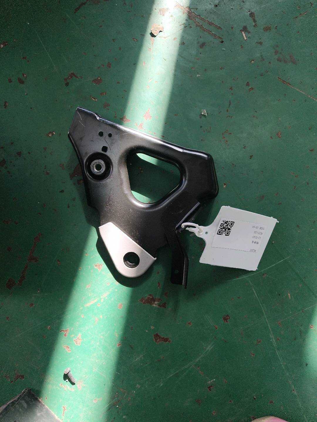 A1699200934 Bracket