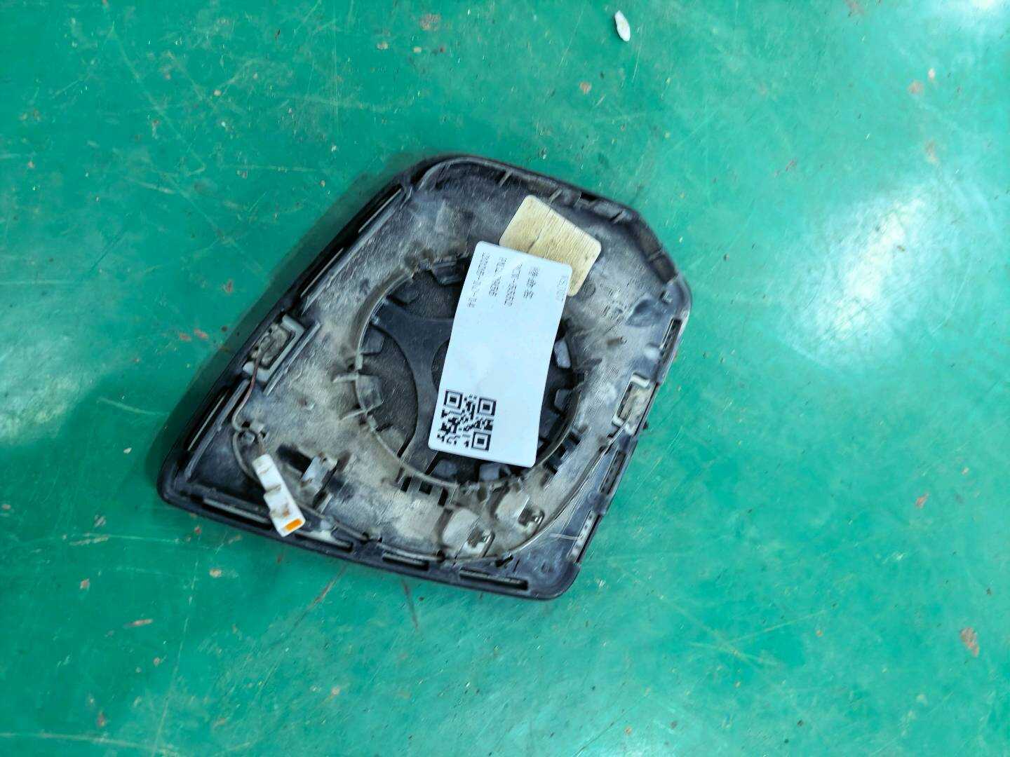 A1648107919 左侧车外后视镜镜片