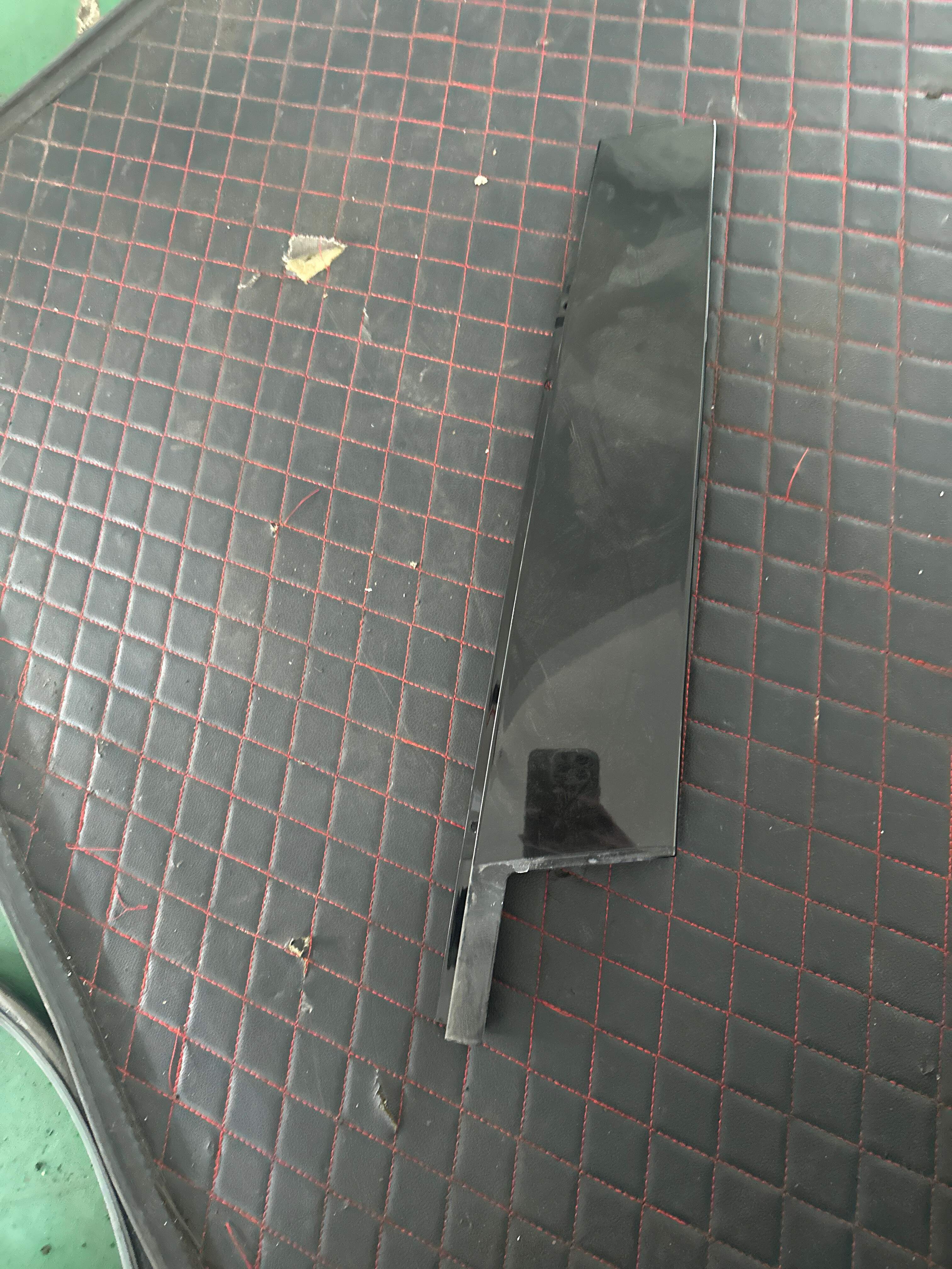 A2536900187 前门窗框外饰板（左后）
