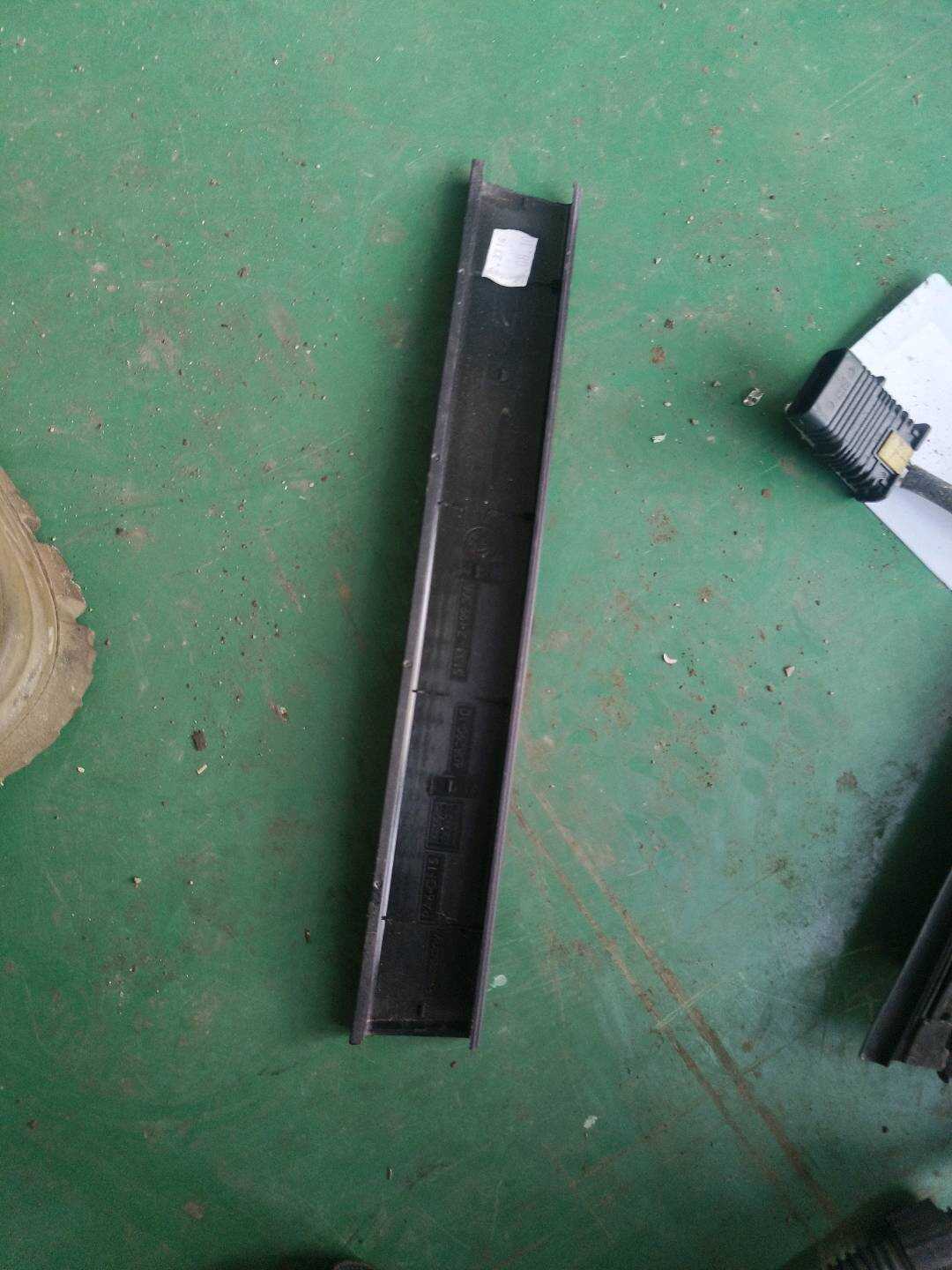51337199308 后窗梁盖板（右）