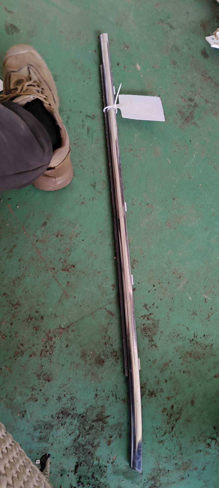 83220F9510 后门玻璃压条(右外)