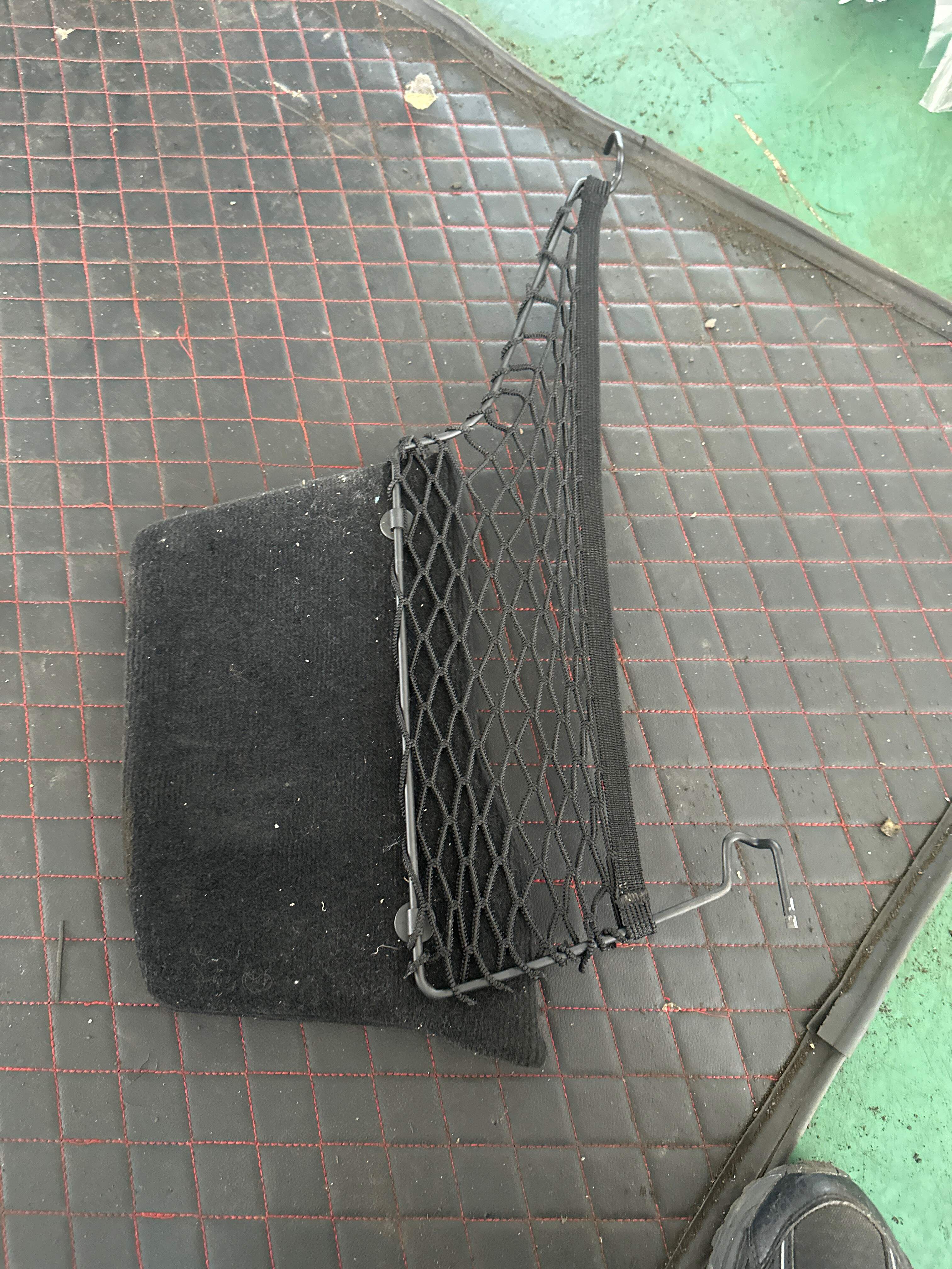A25368401069J28 载货舱底板覆盖层(左)
