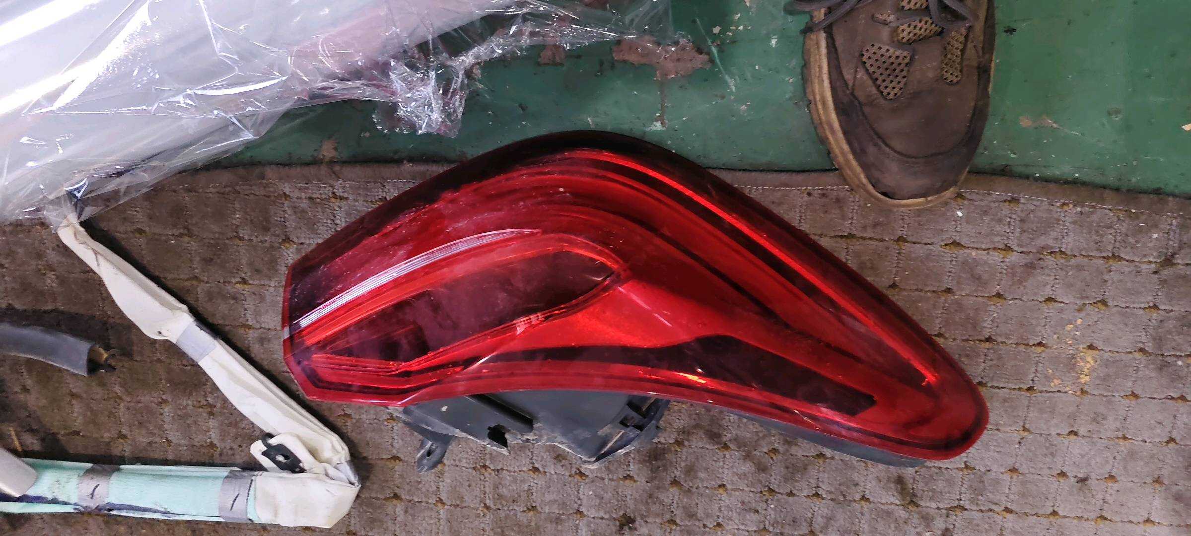 63217331279 Outer Tail Light Half Assembly, Left