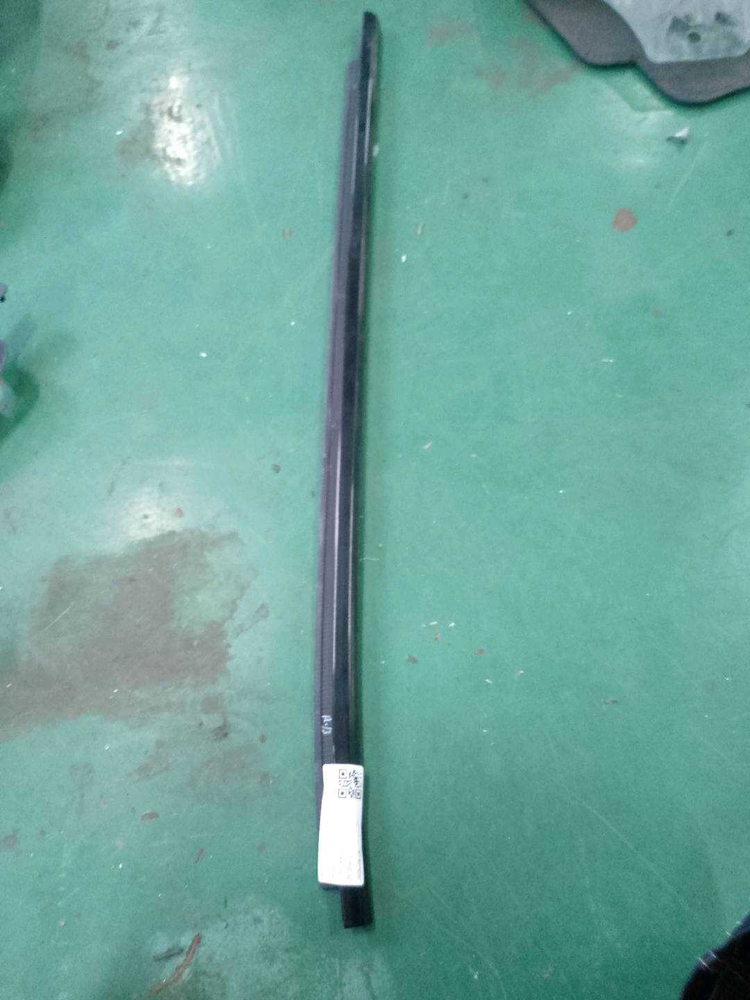 51357393453 密封件 封闭饰板 横梁 左侧