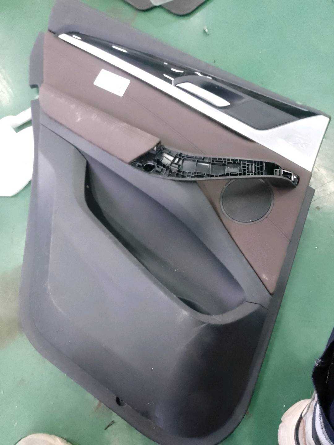 51429109653 后门内饰板(左)