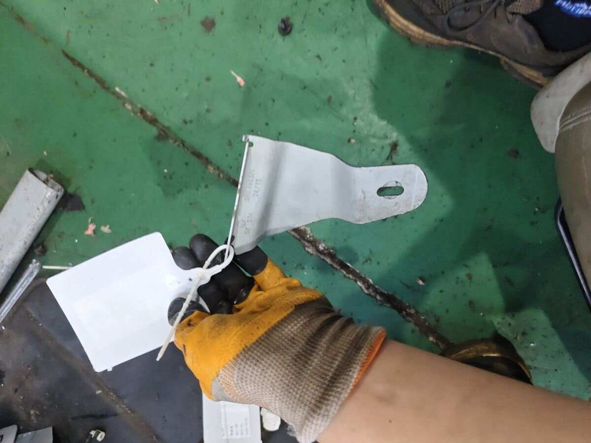 5K0880571 Support Bracket