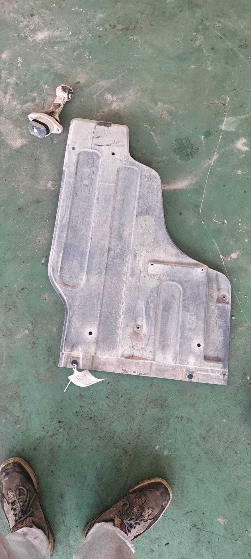 84147B3000 Chassis Under Cover, Rear Right