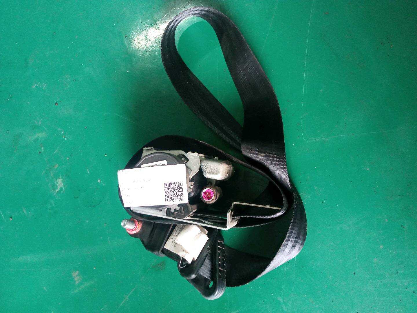 8212020 Passenger Seat Belt