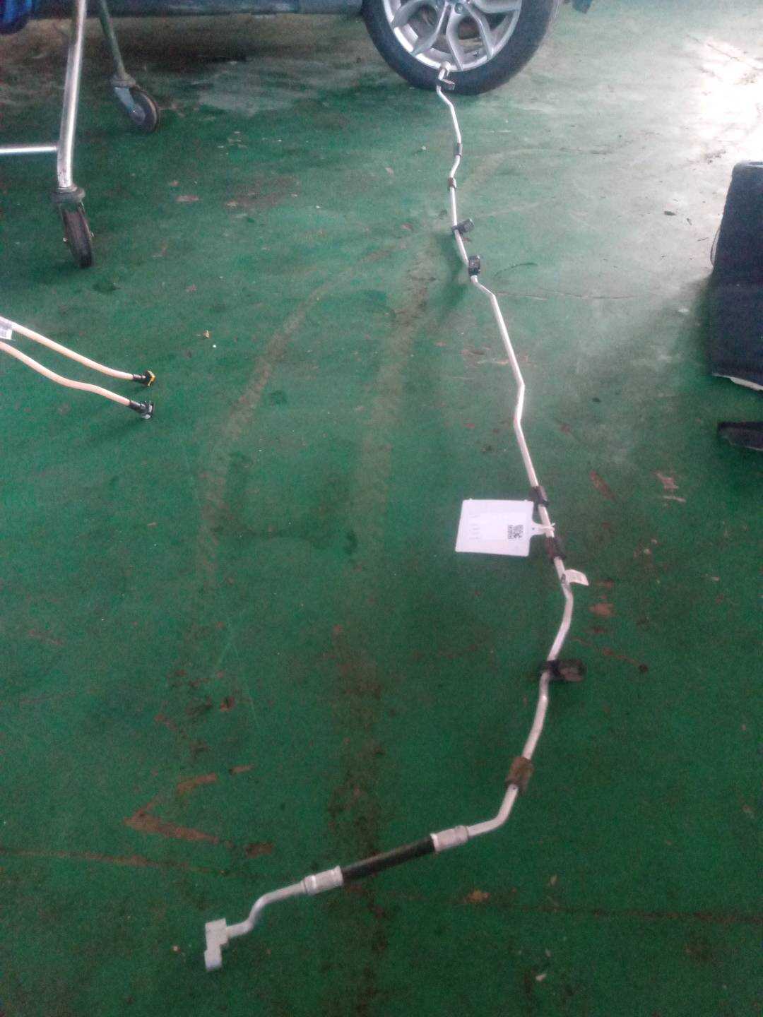 64539362747 高压管路 地板下