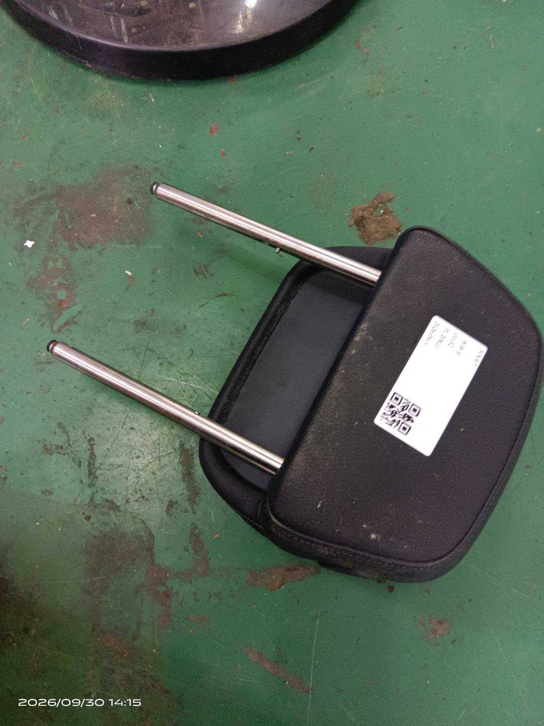 9585228200021U 后座椅头枕(右)