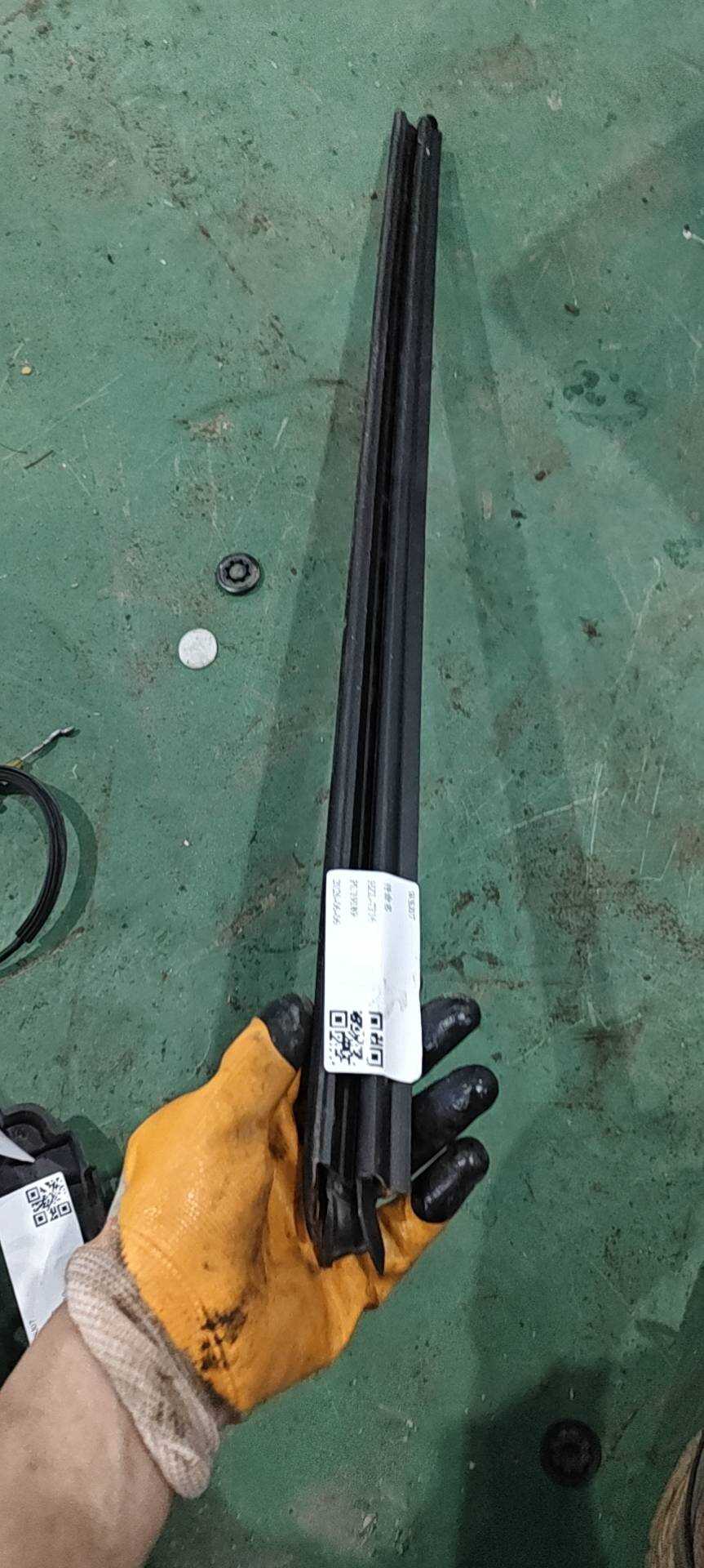 7N0837480B 前门玻璃压条(右内)
