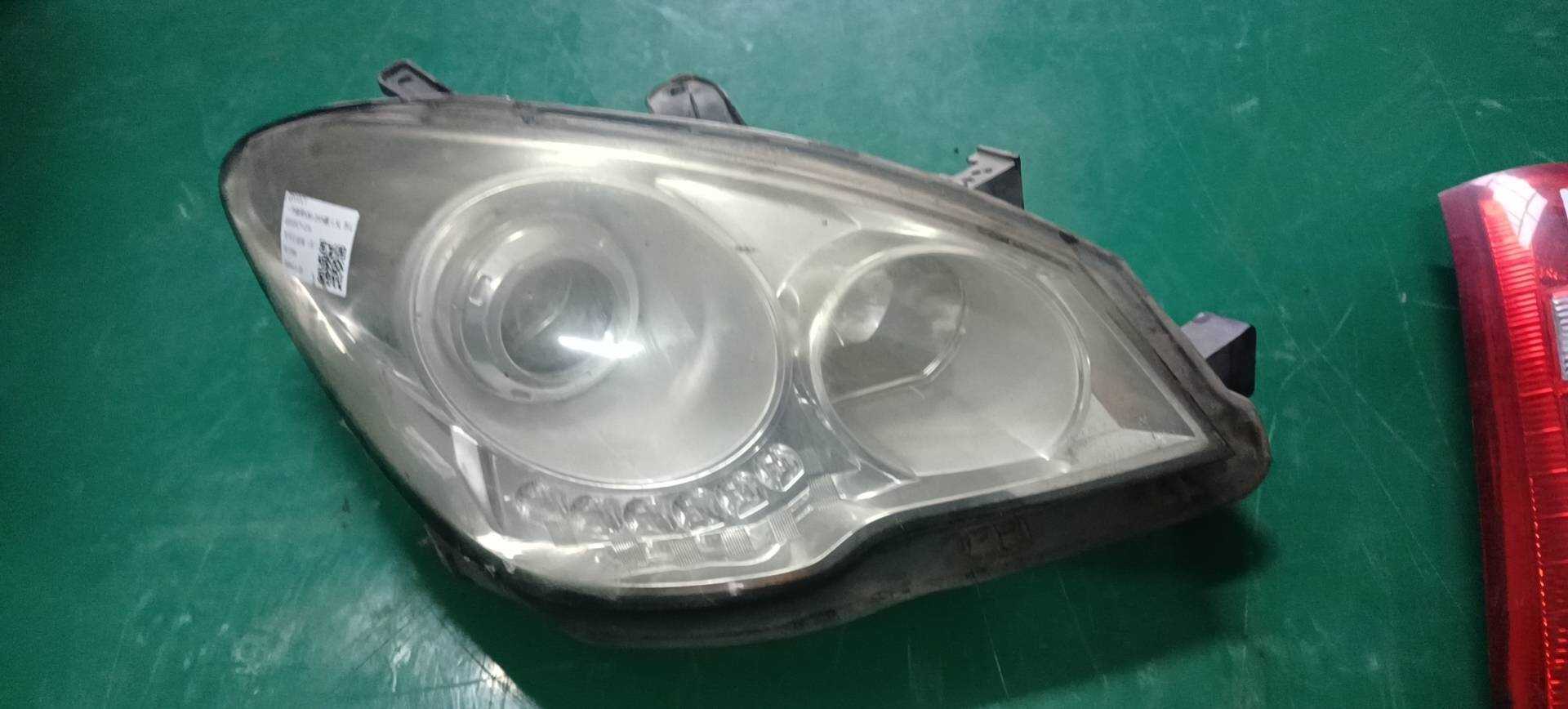 37110201V2C Front Headlight Assembly, Right