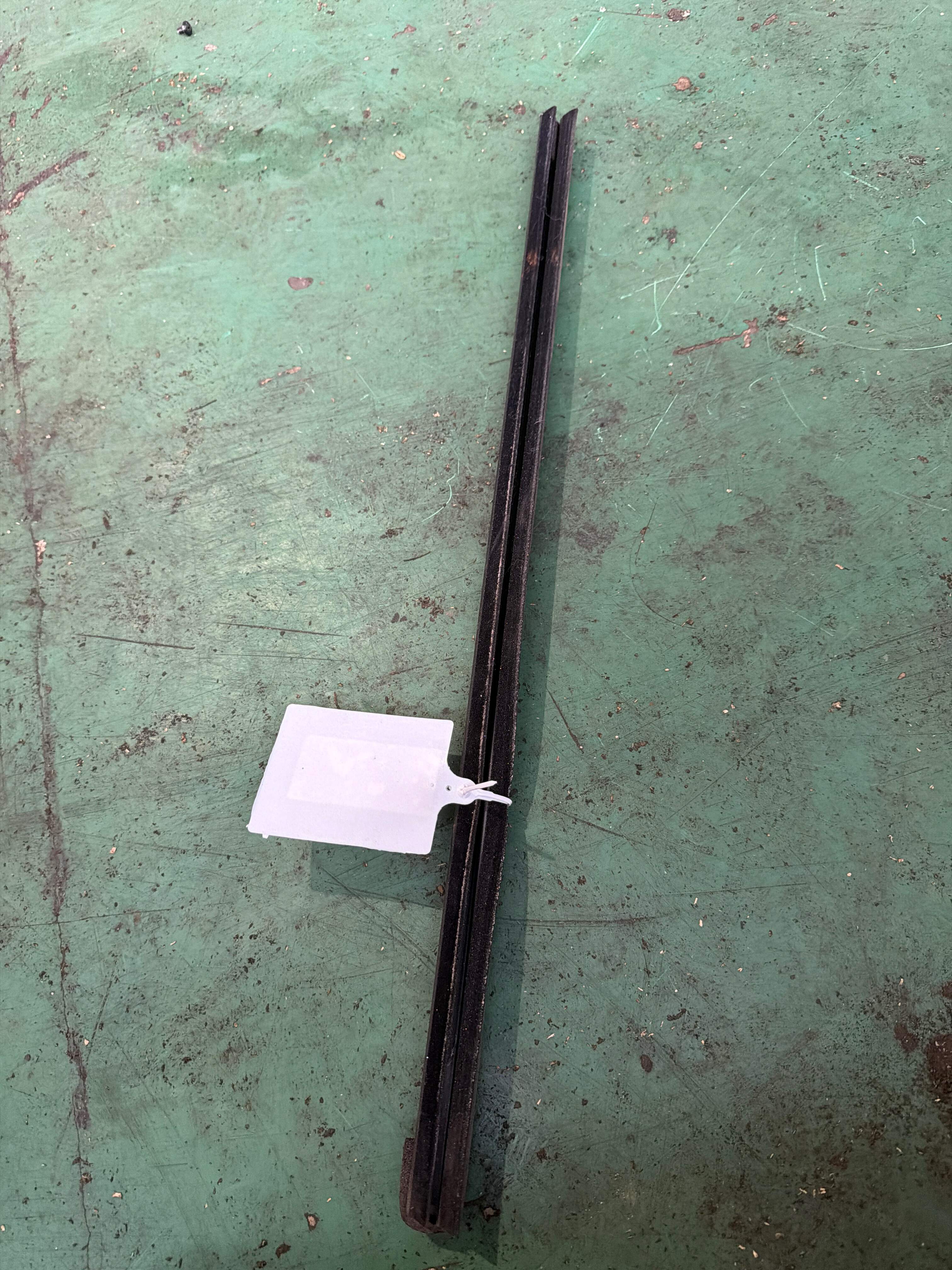 828352DR0A 后门玻璃压条(左内)