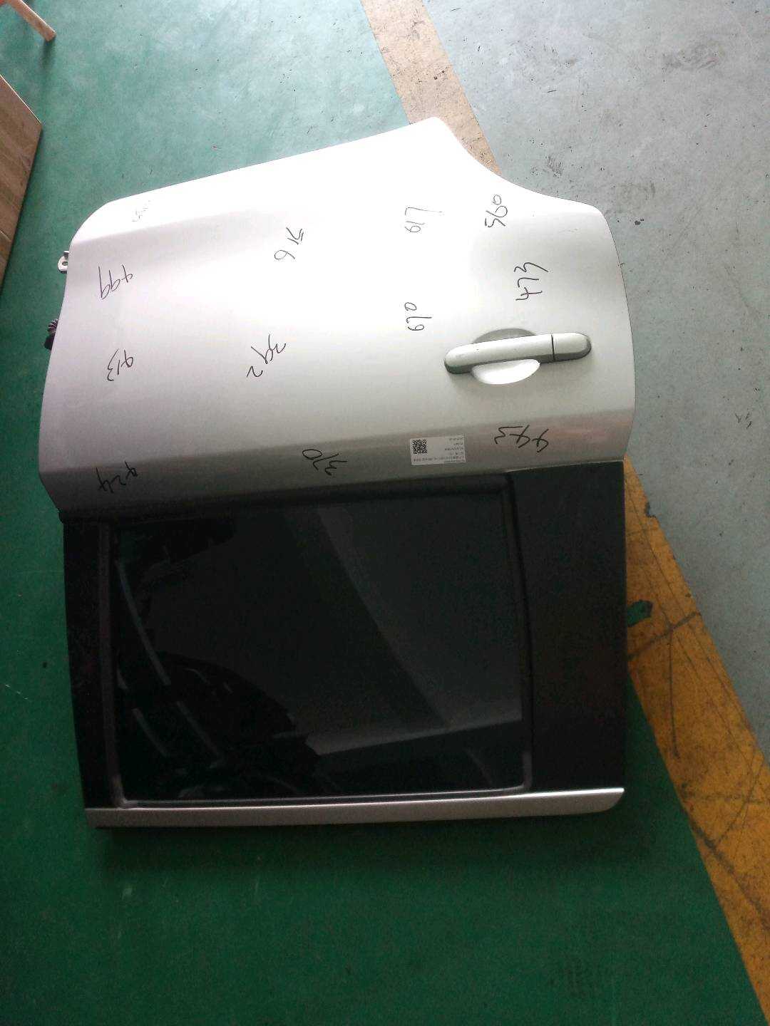 82100CJ030B008 后门壳(右)