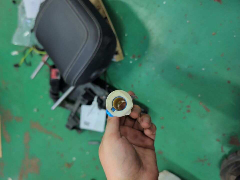 52107251280 前排座椅头枕导套