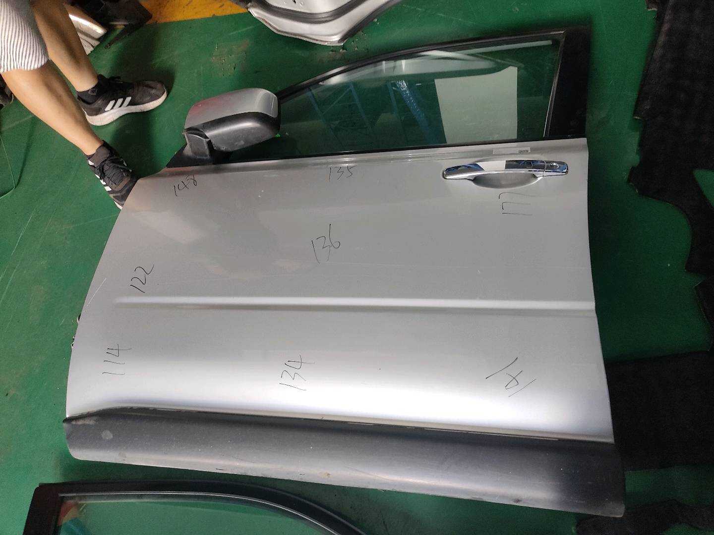 H01011DAMA 前门壳(左)
