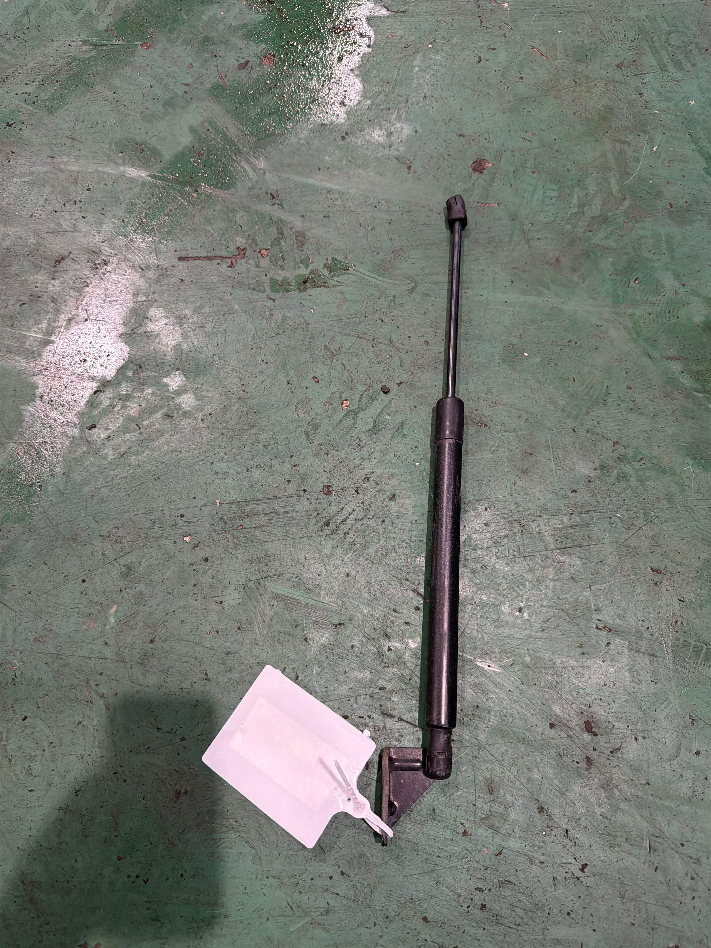 904531CA0A 尾盖撑杆(左)