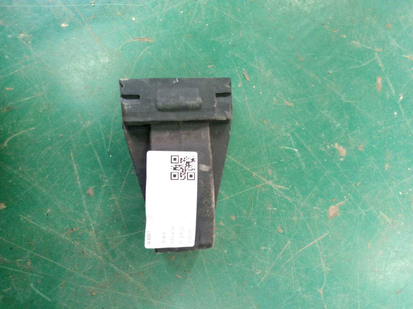 51227456343 后门限位器盖(右)