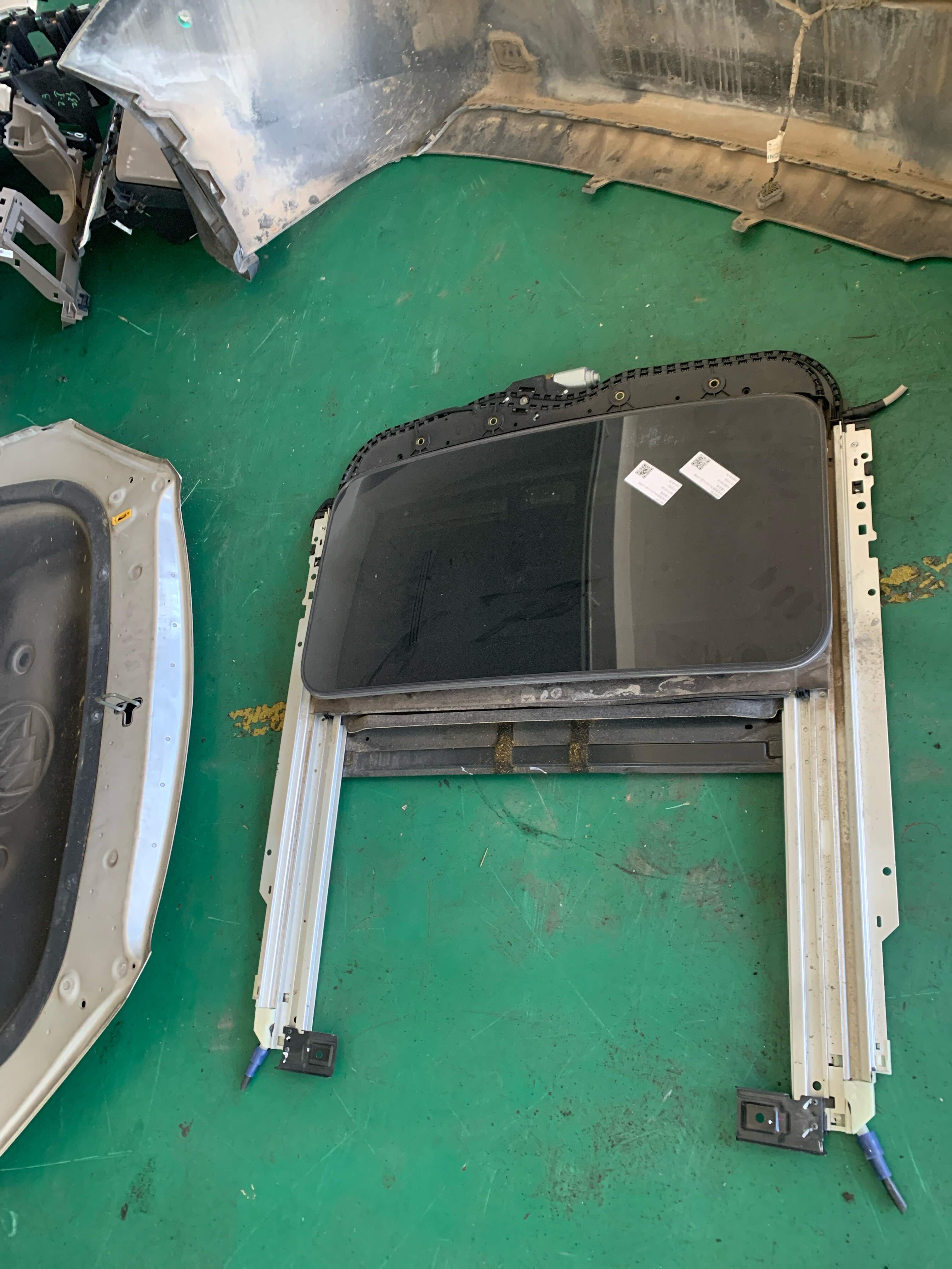26200765 Sunroof Assembly