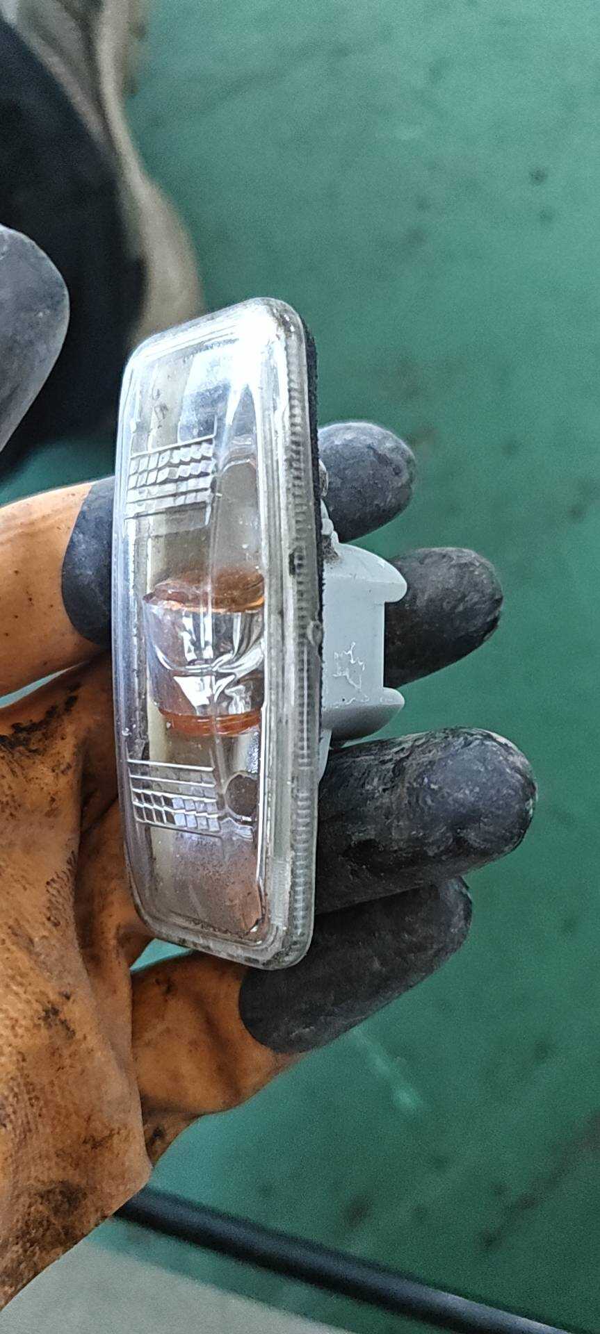 26160PA20A 前叶子板灯(右)