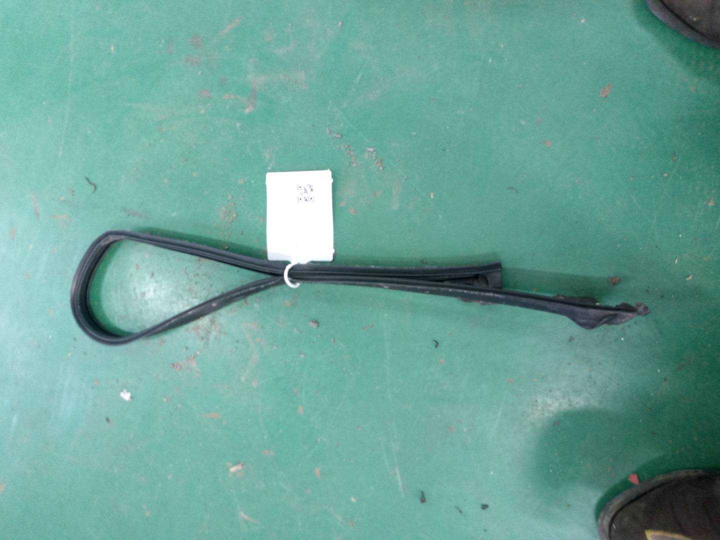 LR033101 Side Body Roof Trim Strip, Left