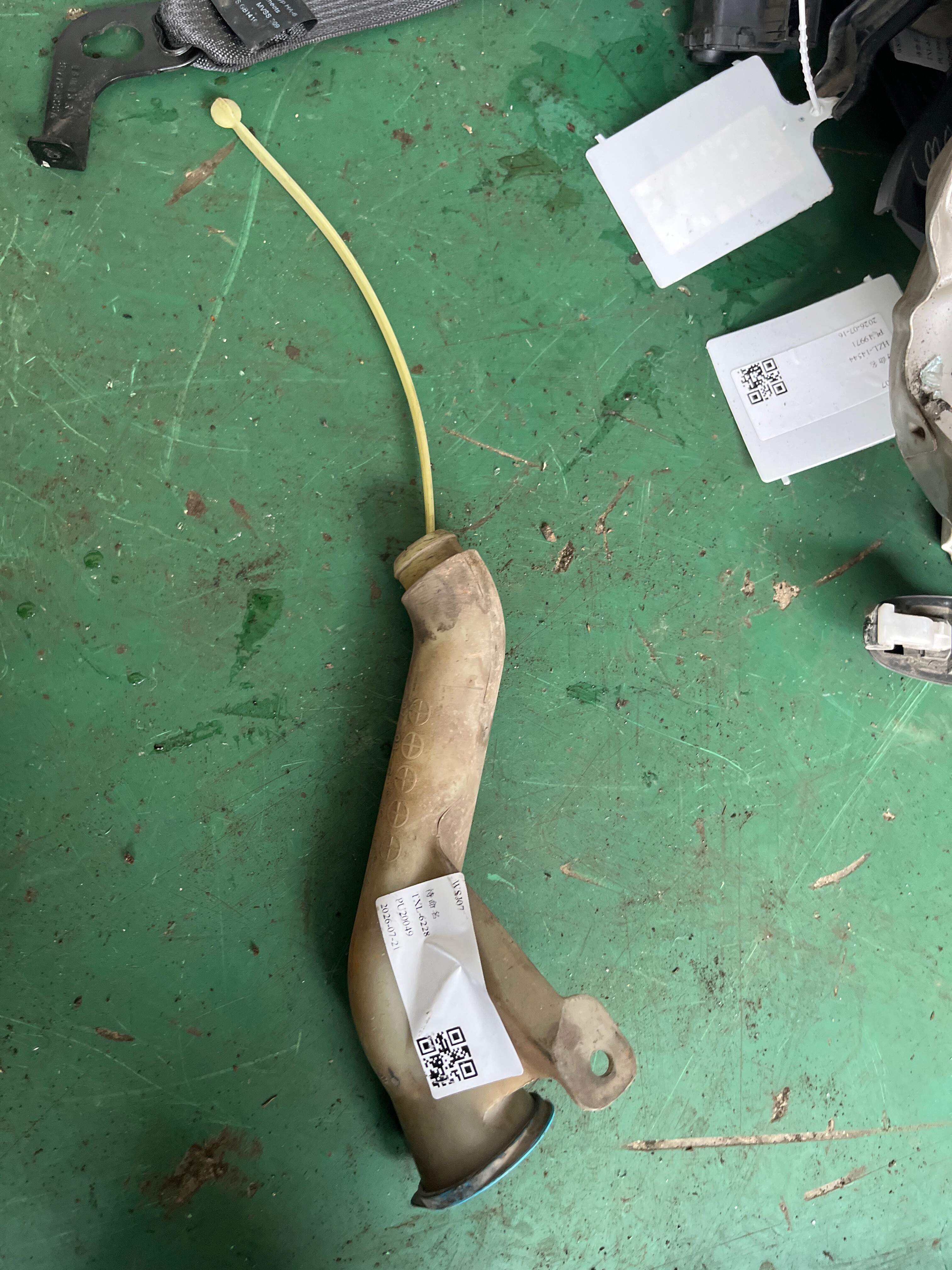 76805TA0C01 Front Windshield Washer Reservoir Filler Pipe